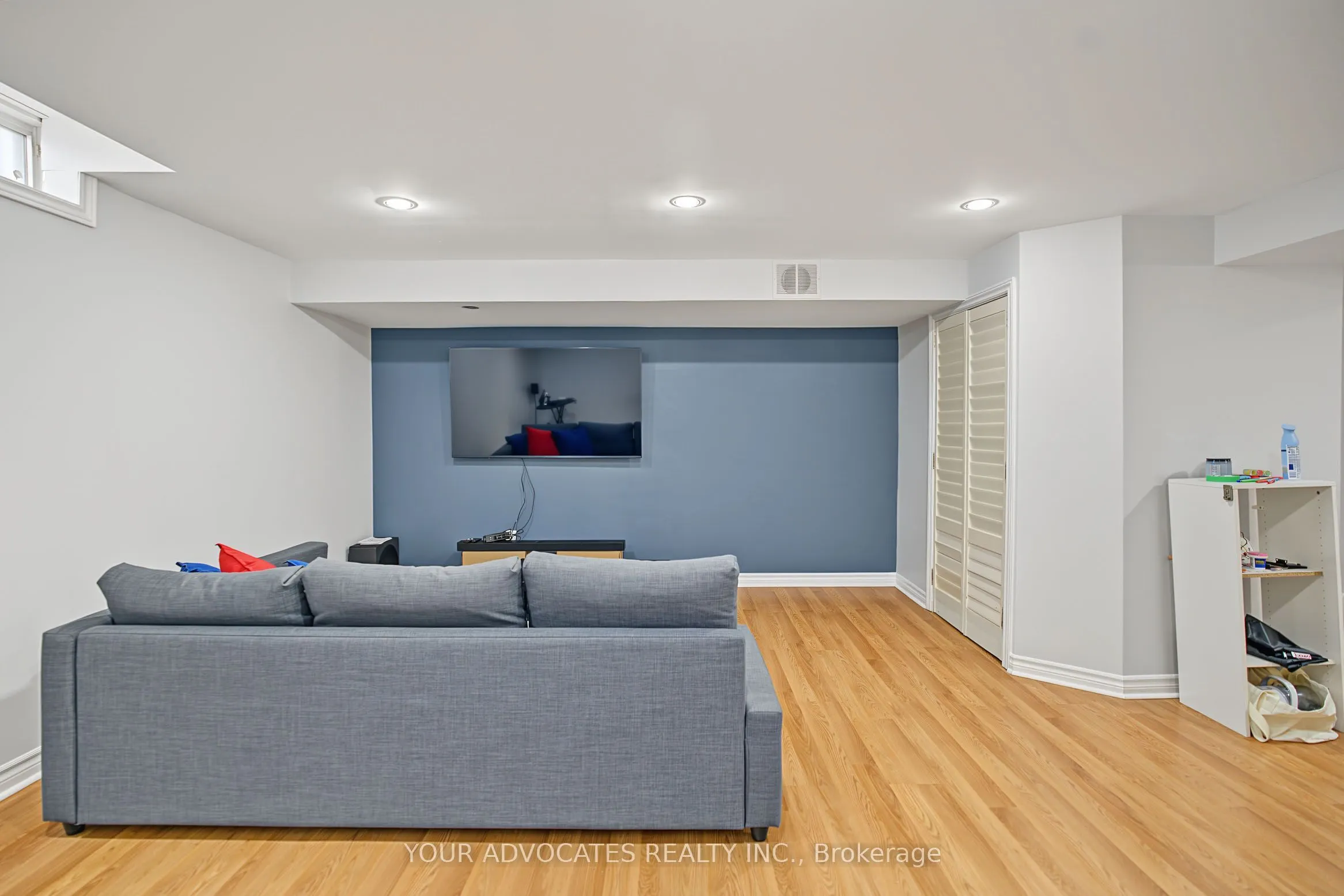 14 La Neve Avenue