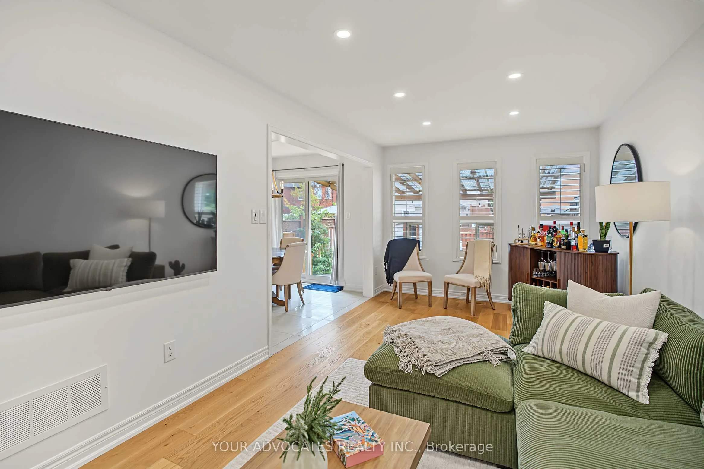 14 La Neve Avenue