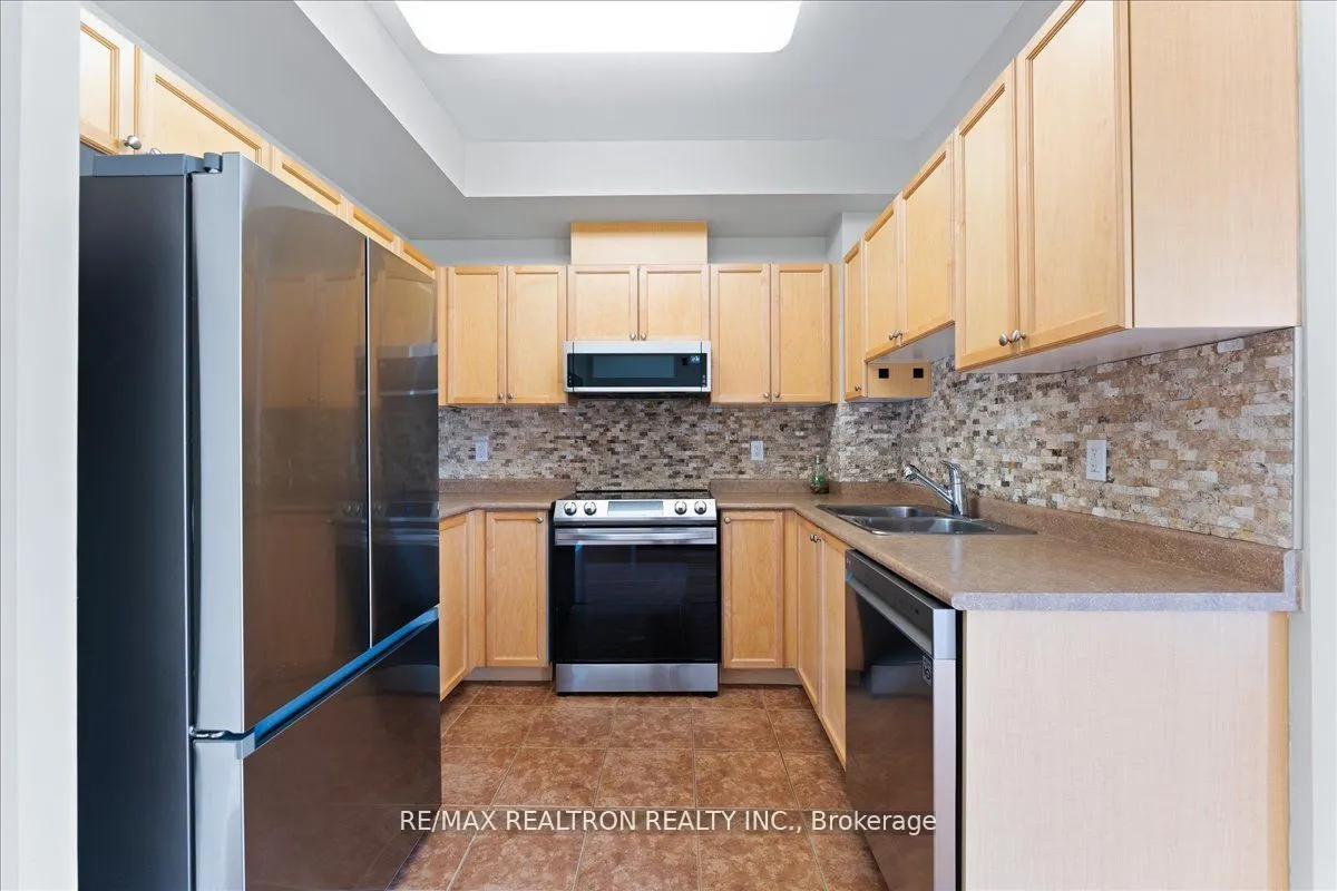 15450 Yonge Street #304