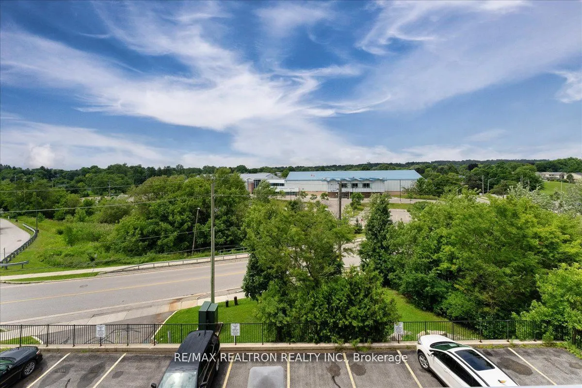 15450 Yonge Street #304