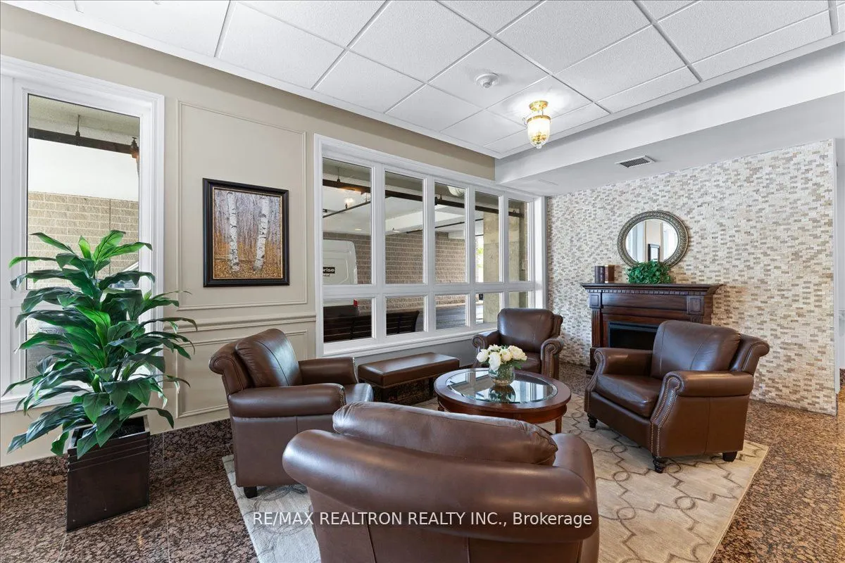 15450 Yonge Street #304