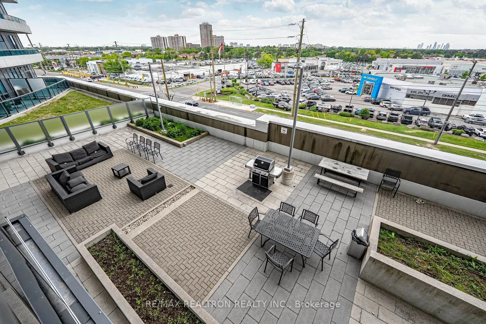 7161 Yonge Street #418