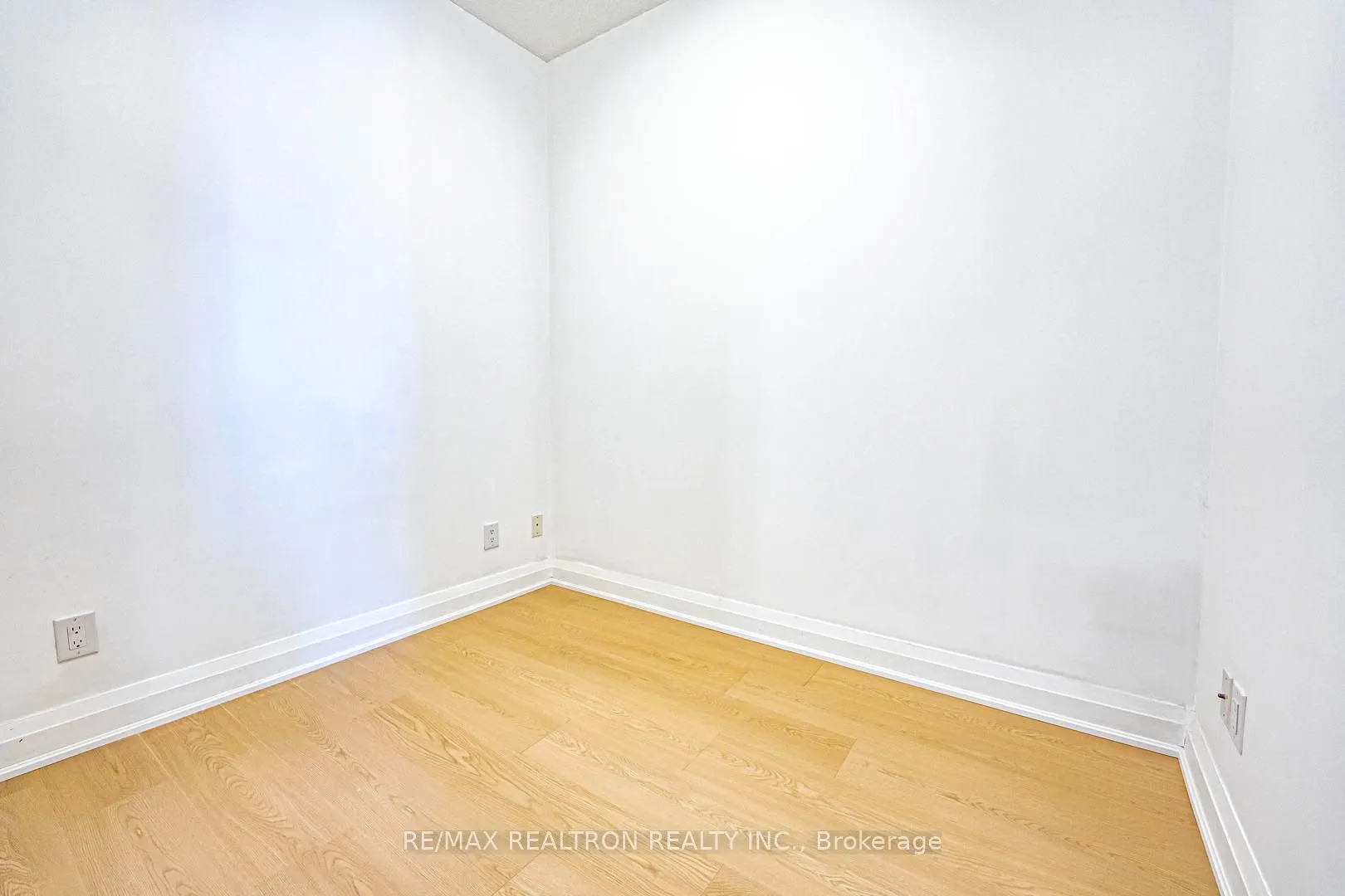 7161 Yonge Street #418