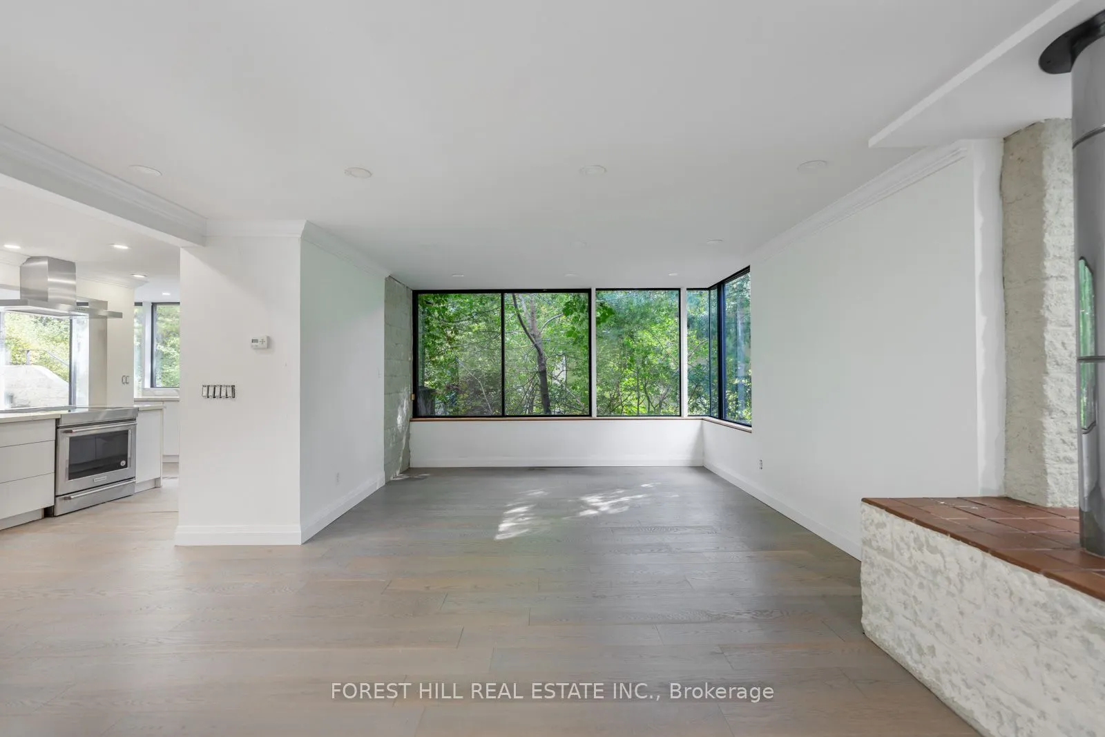 38 Riverside Boulevard