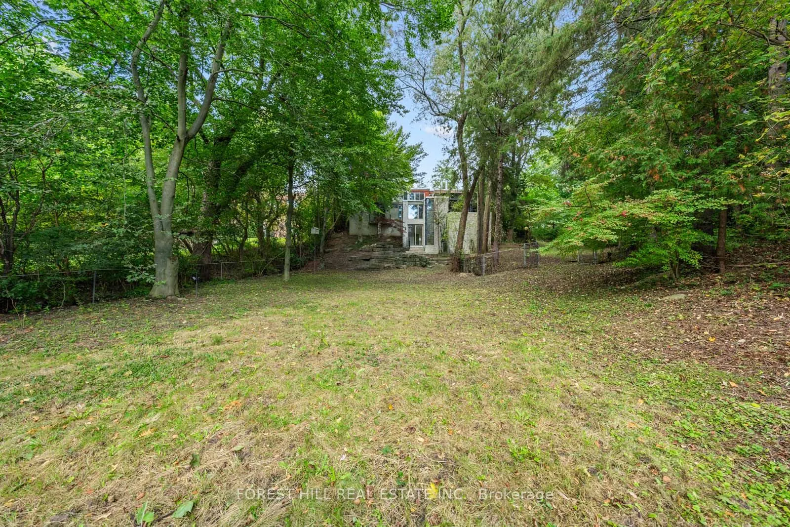 38 Riverside Boulevard