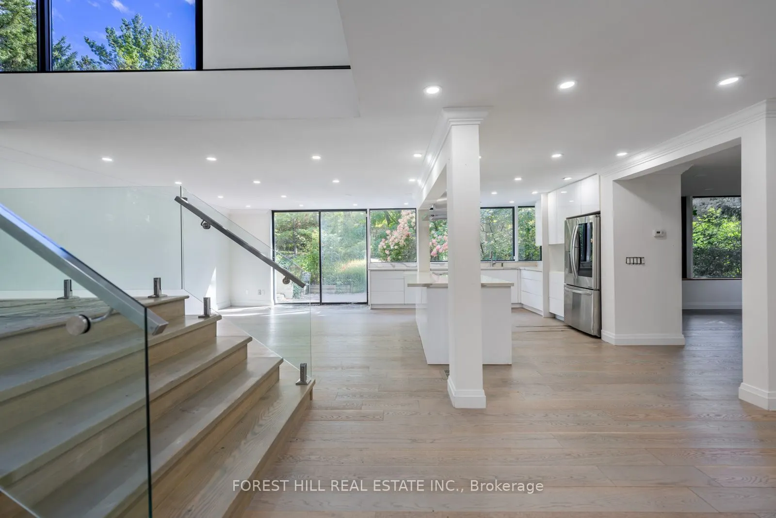 38 Riverside Boulevard