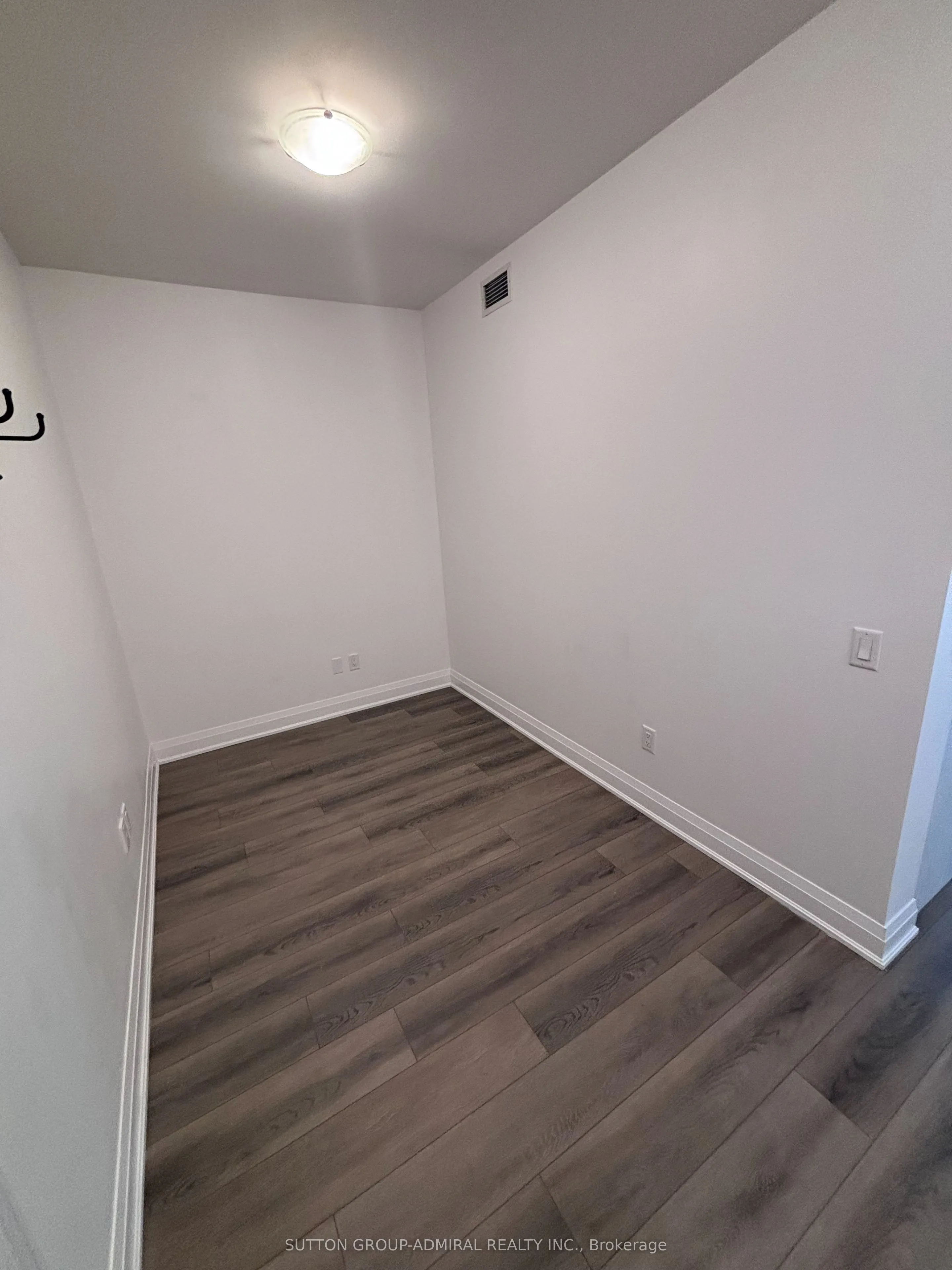 20 Gatineau Drive #705E