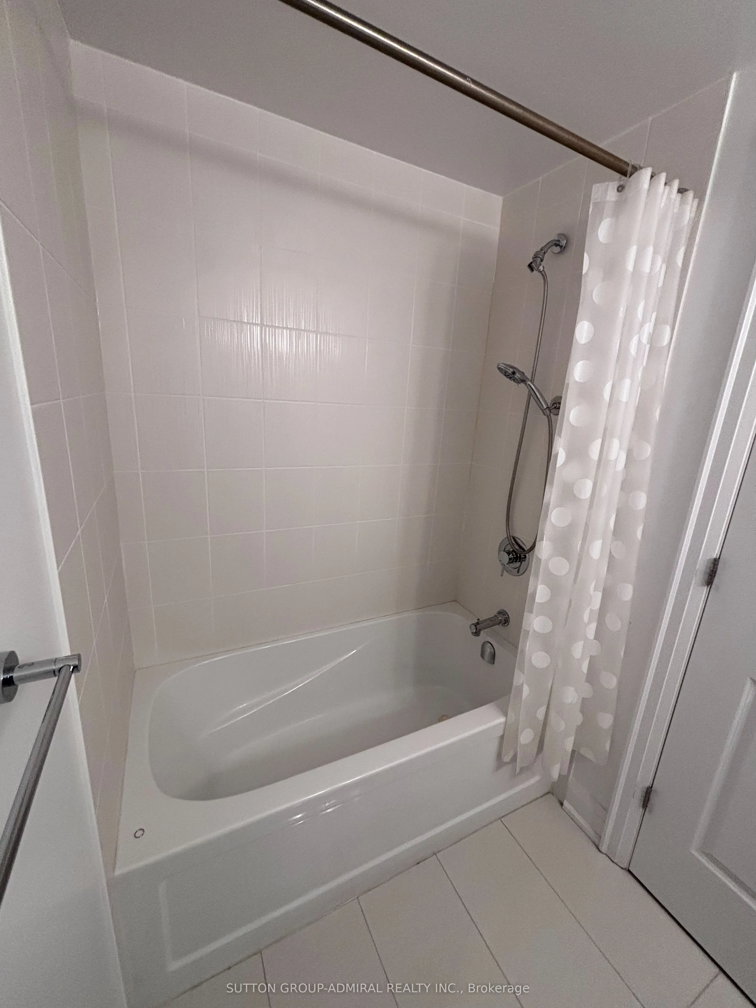 20 Gatineau Drive #705E