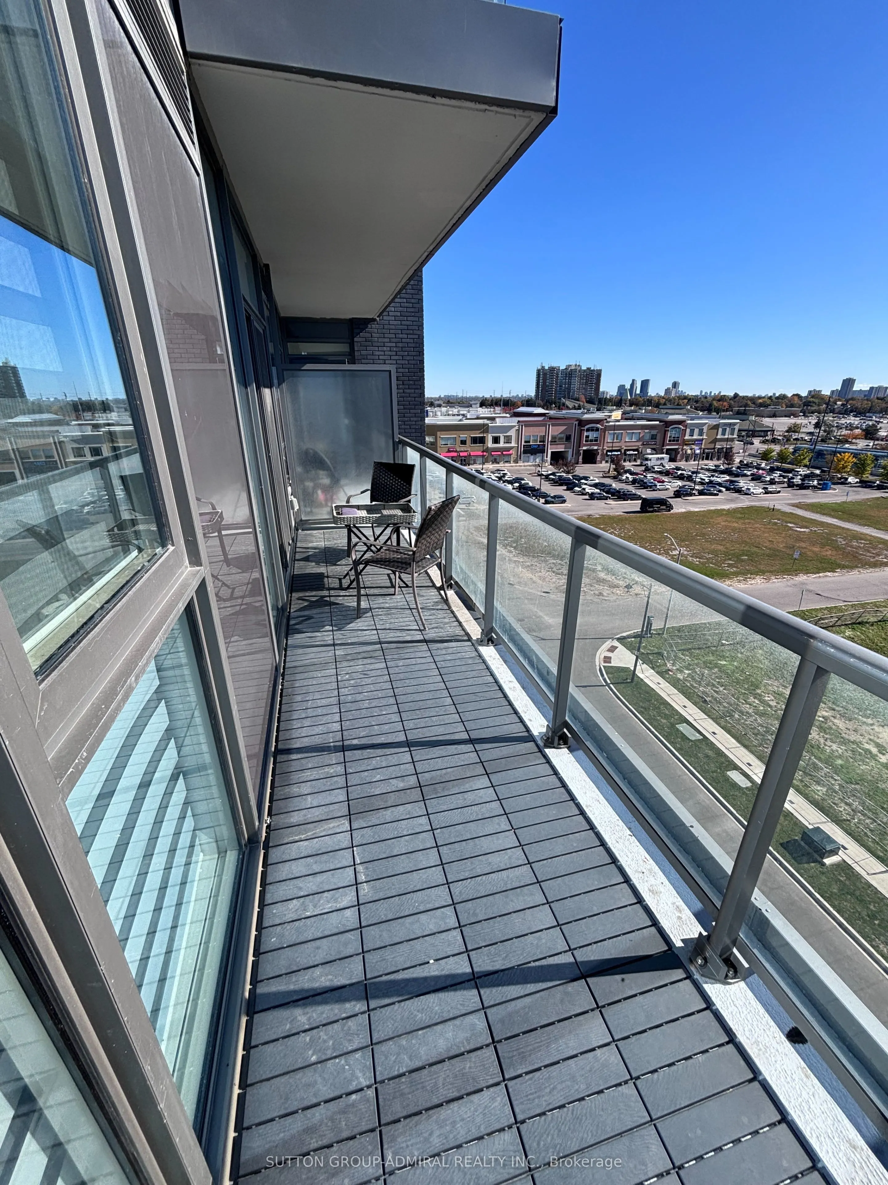 20 Gatineau Drive #705E