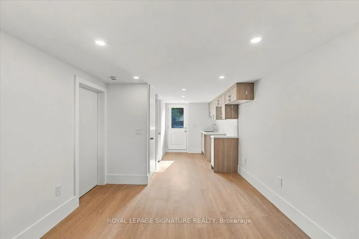 7 Parkside Drive