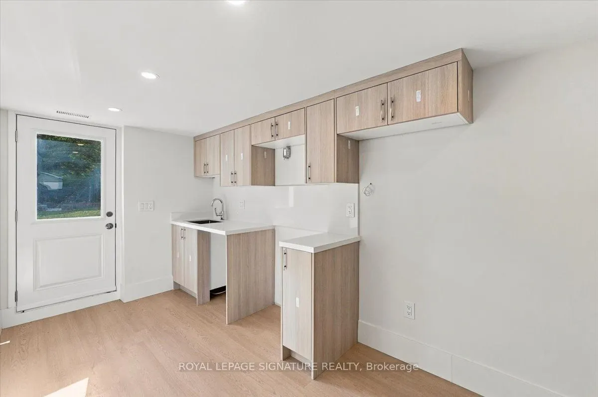 7 Parkside Drive