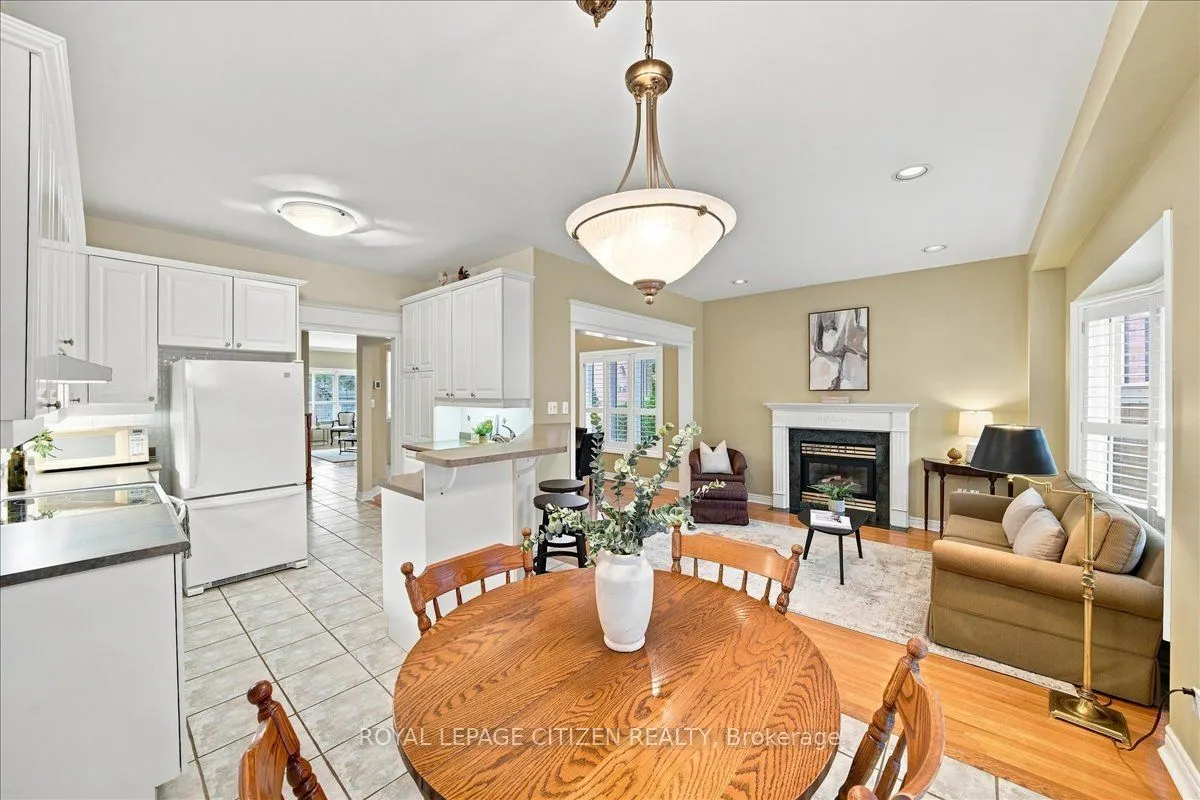 255 Shaftsbury Avenue #43