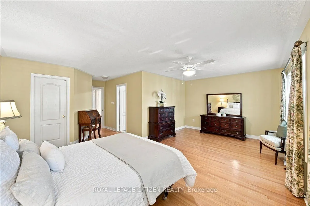 255 Shaftsbury Avenue #43