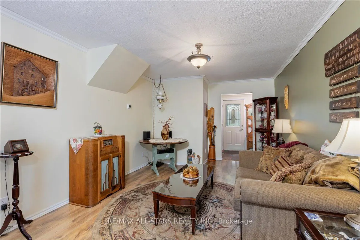 5 Sunrise Street