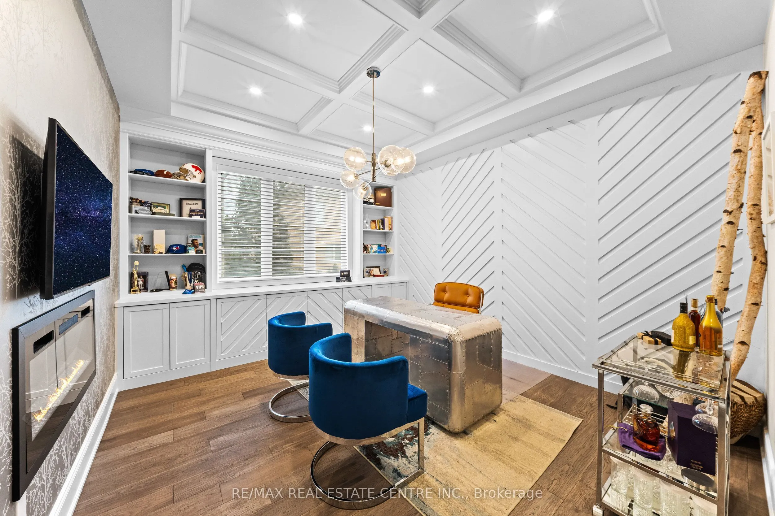 10 Rolling Green Court