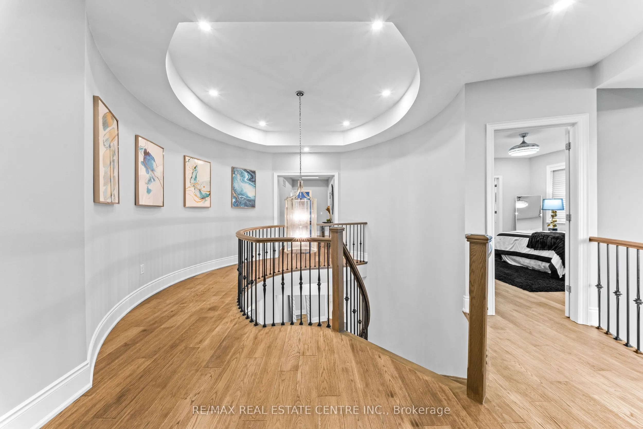 10 Rolling Green Court