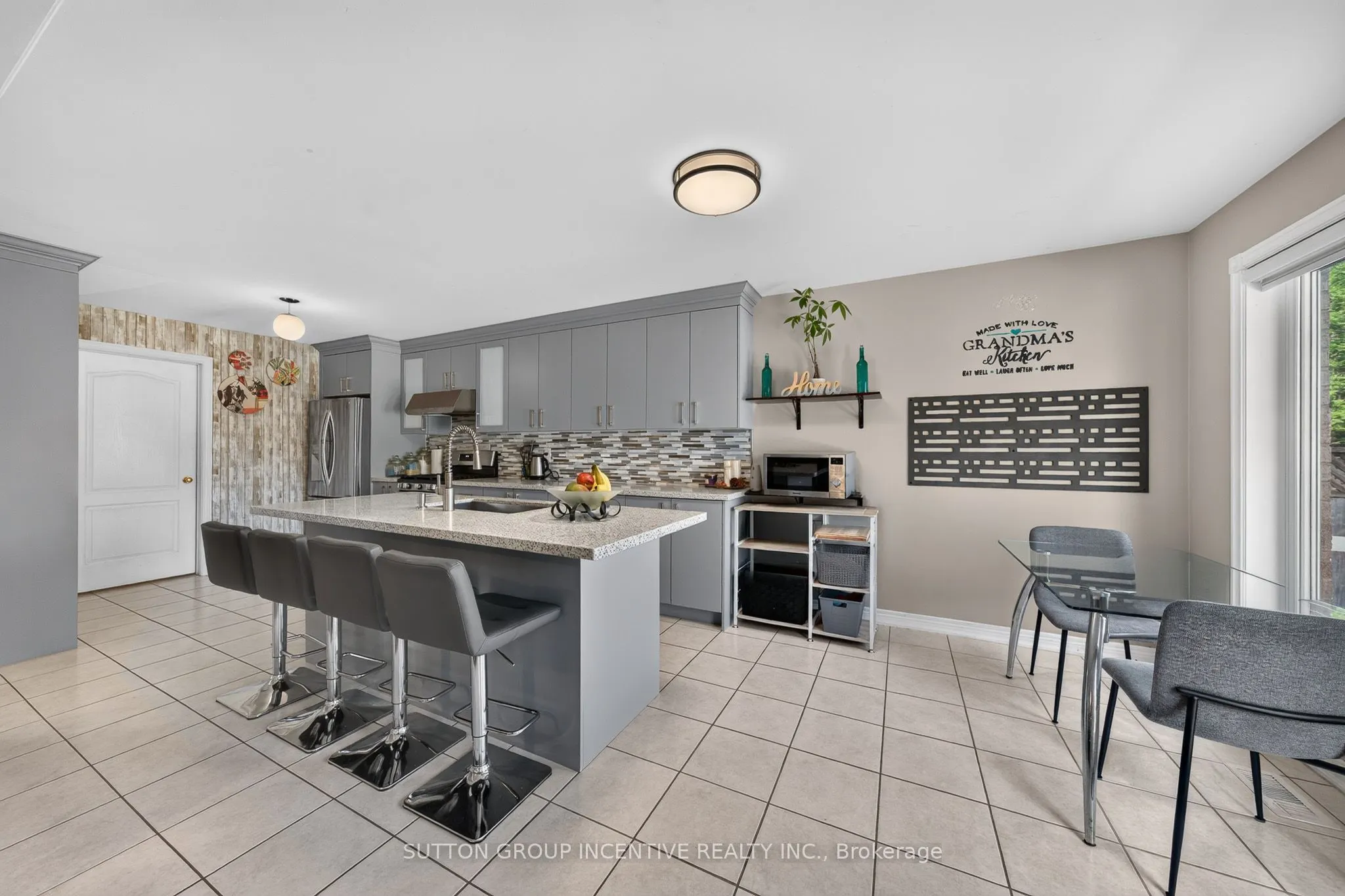 850 Leslie Drive