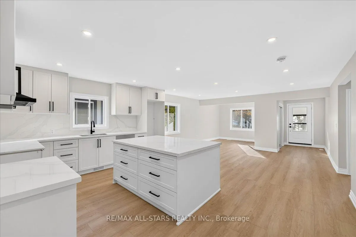 230 Bayview Avenue