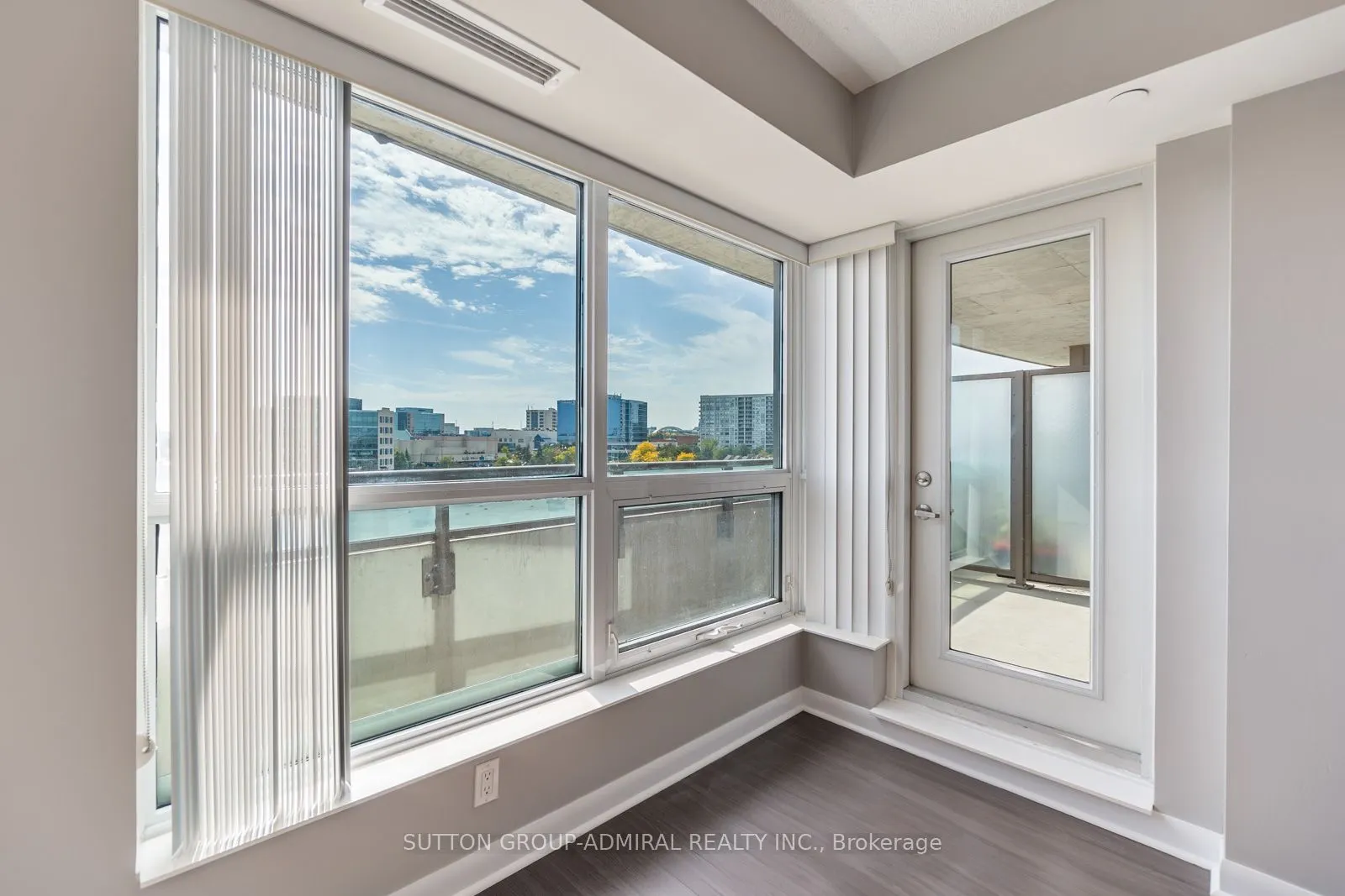 75 Norman Bethune Avenue #412