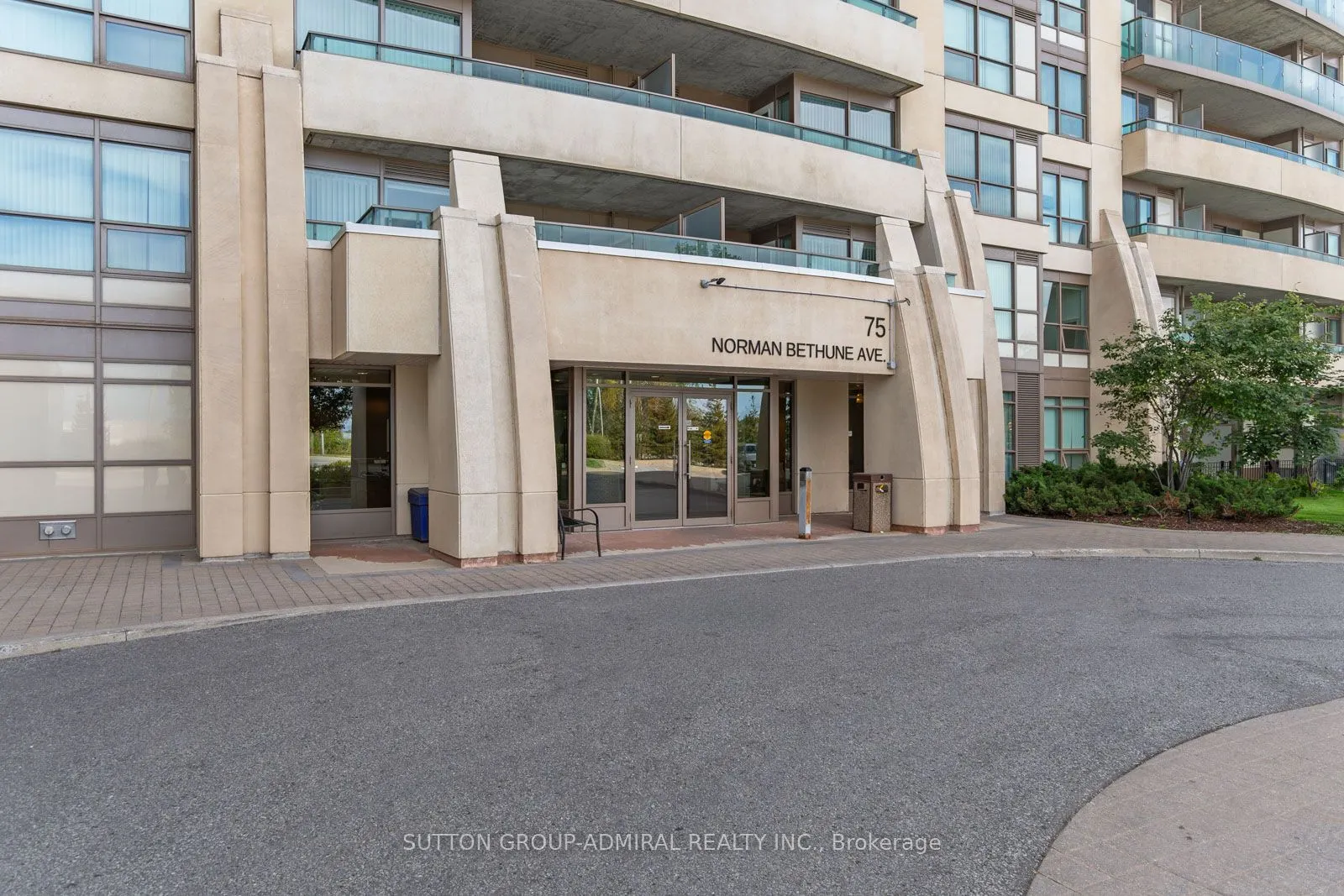 75 Norman Bethune Avenue #412