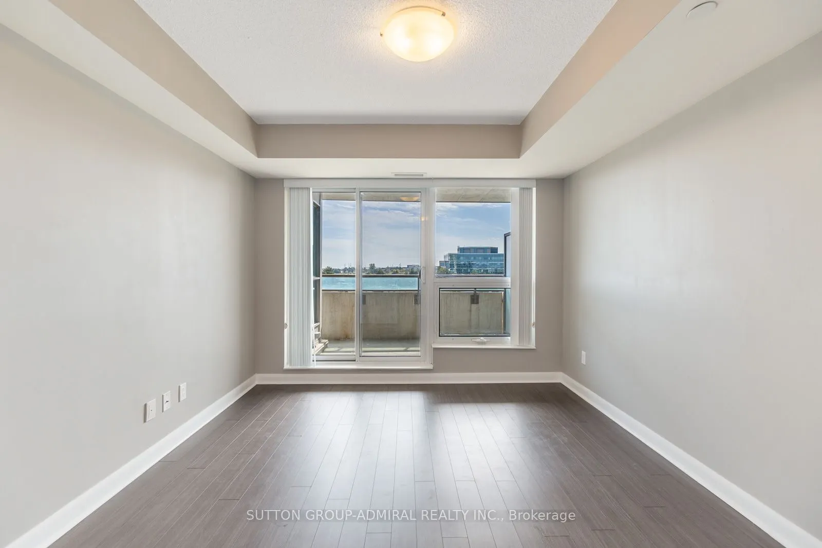 75 Norman Bethune Avenue #412