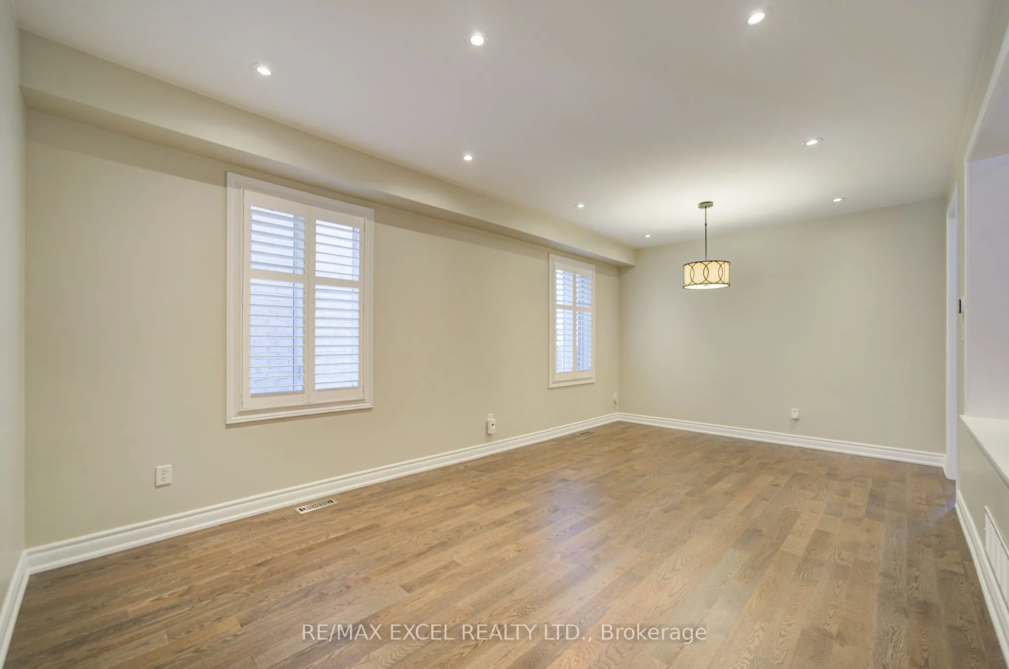 202 West Lawn Crescent