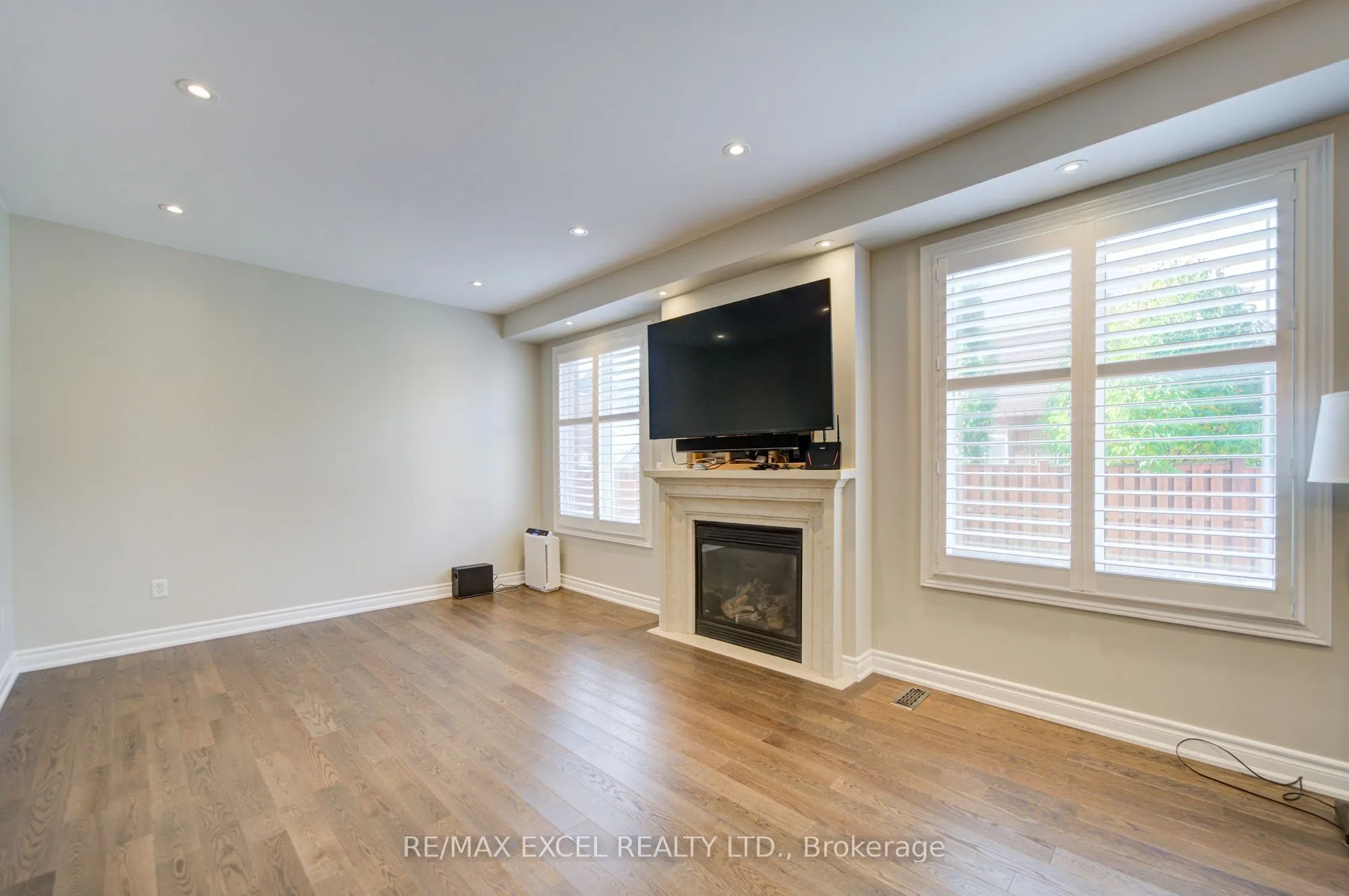 202 West Lawn Crescent