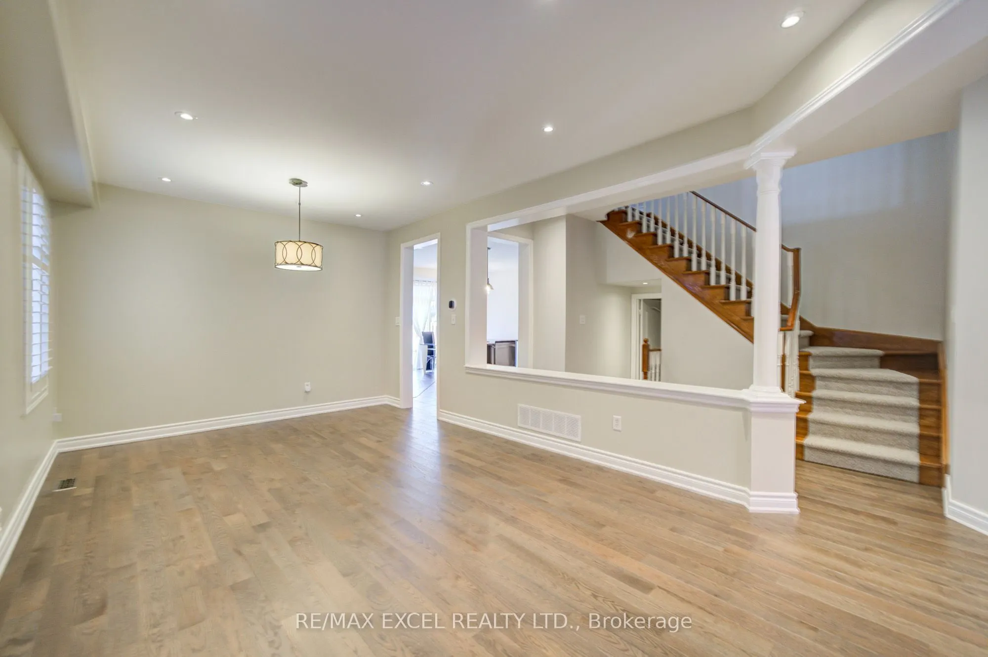 202 West Lawn Crescent