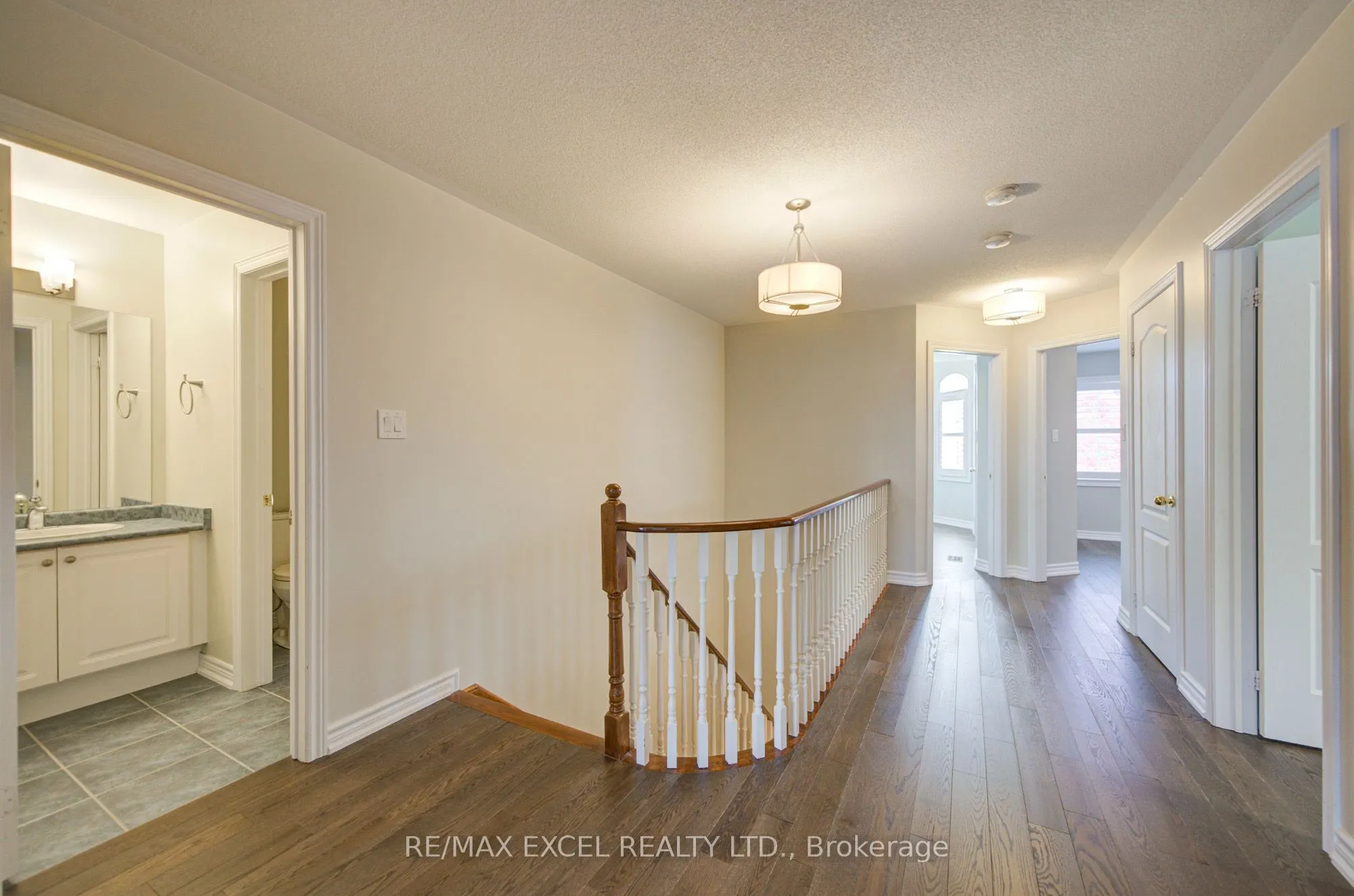 202 West Lawn Crescent