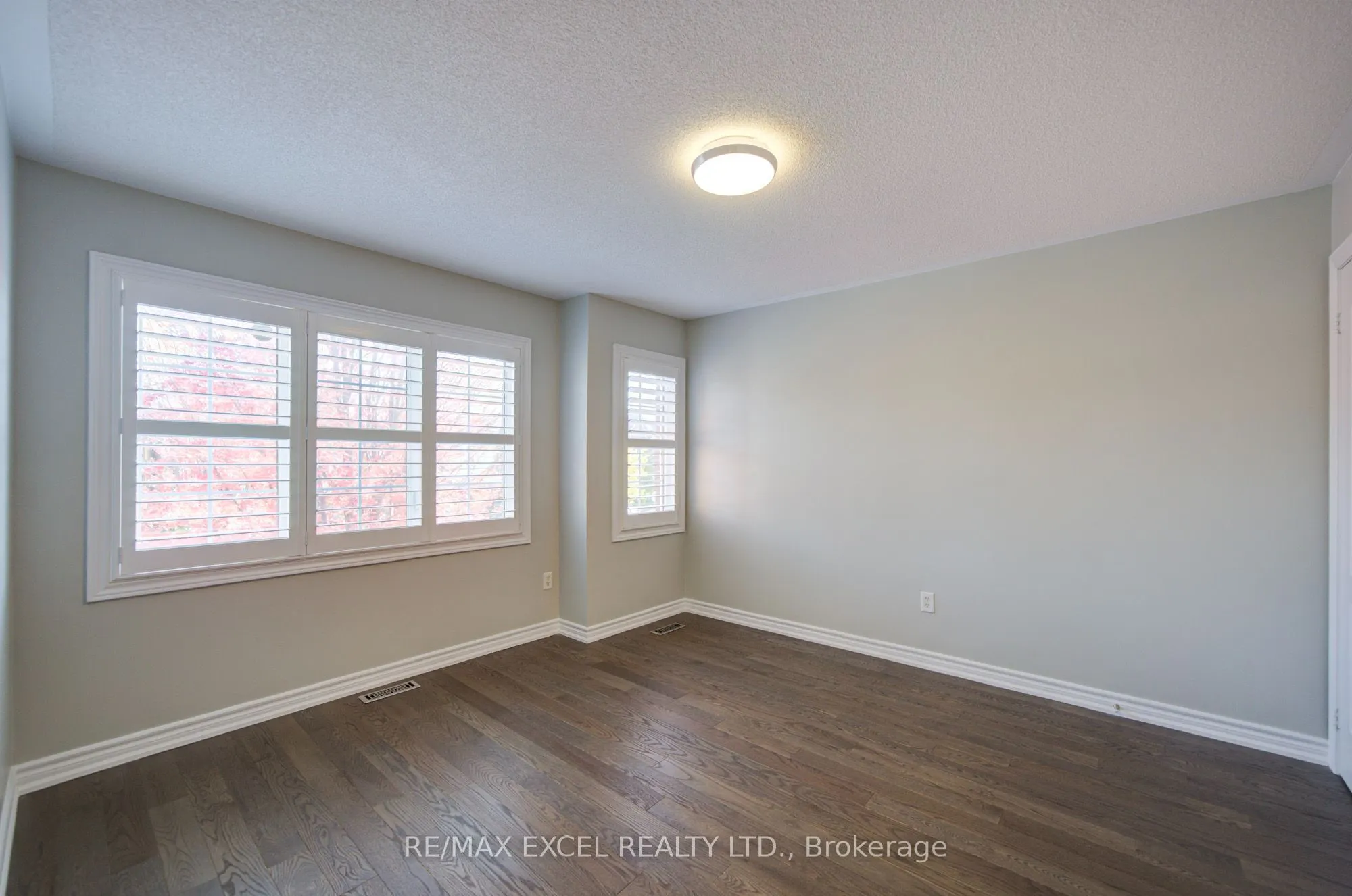 202 West Lawn Crescent
