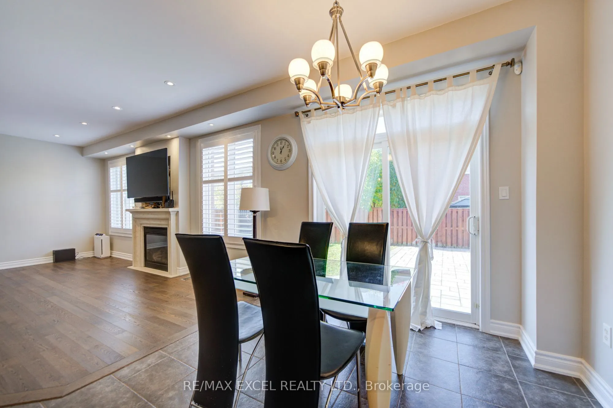 202 West Lawn Crescent