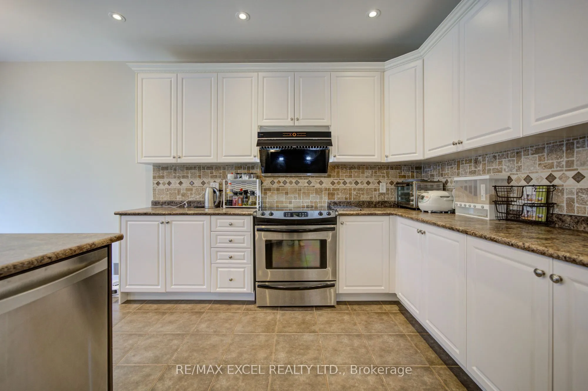 202 West Lawn Crescent