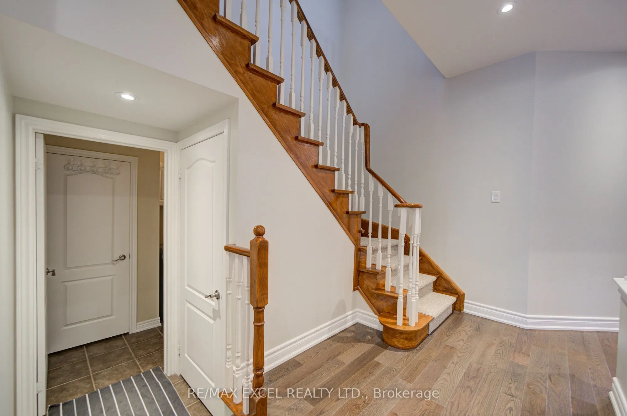 202 West Lawn Crescent