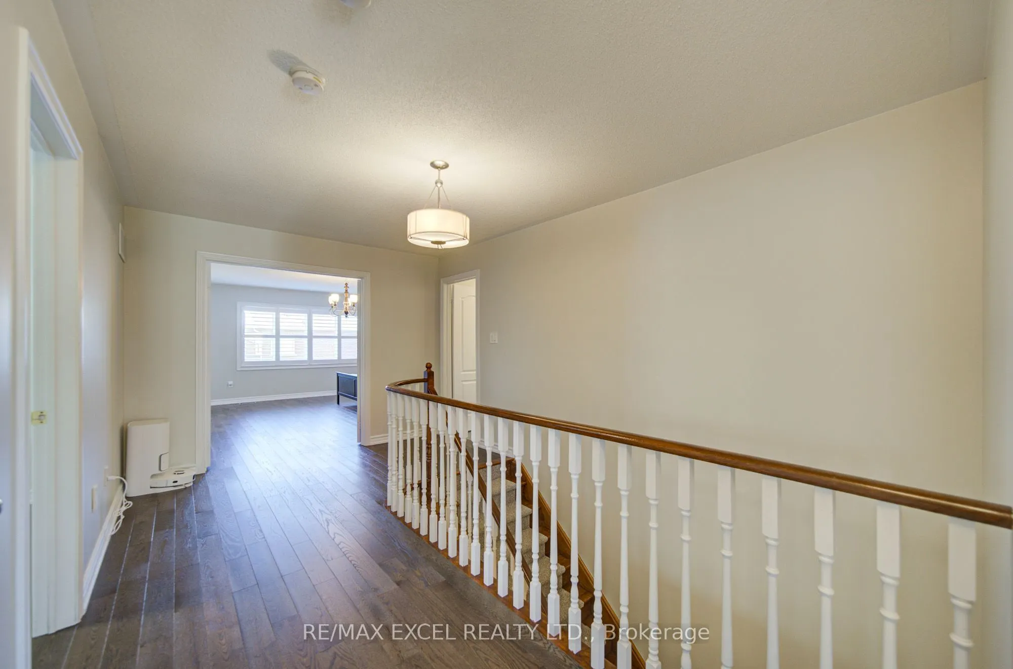 202 West Lawn Crescent