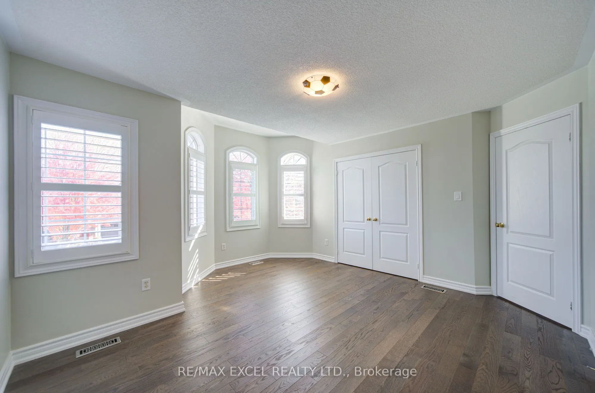 202 West Lawn Crescent