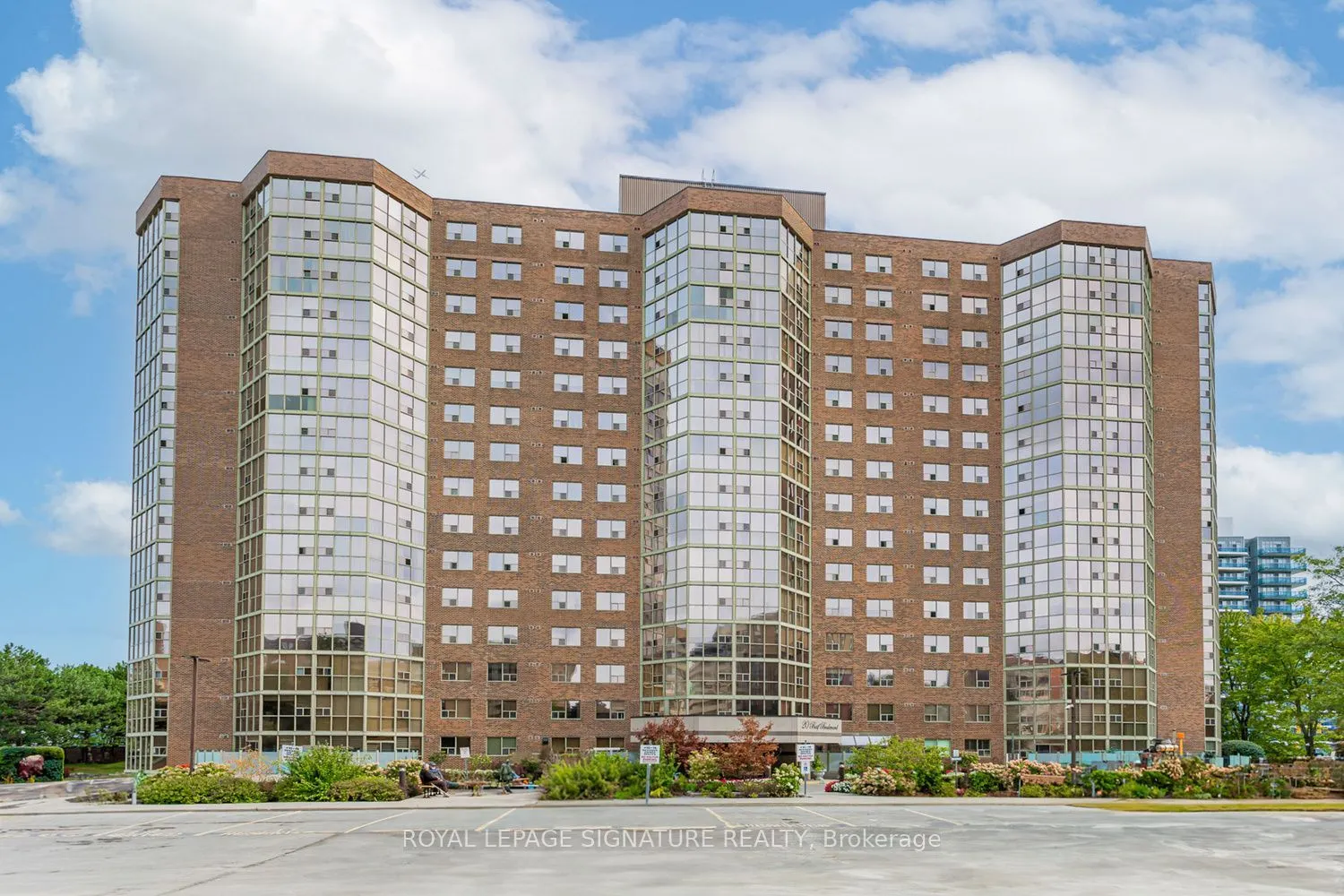 20 Baif Boulevard #408
