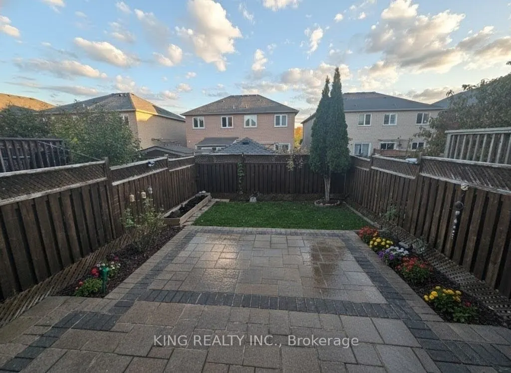 131 Royal Appian Crescent