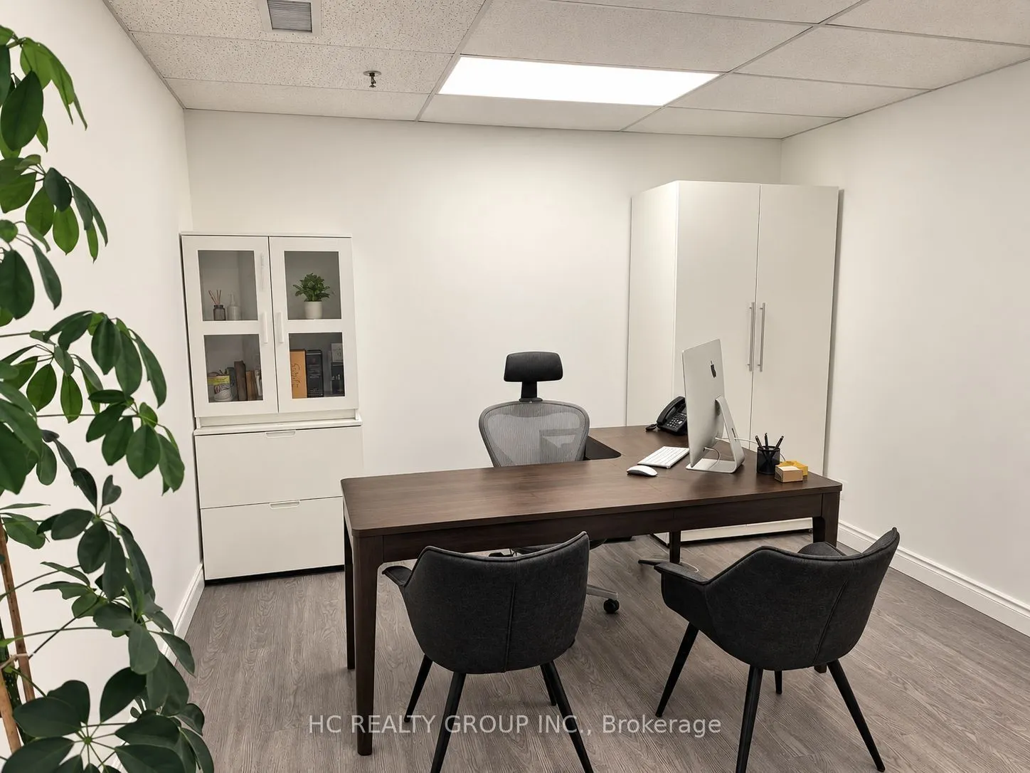 7181 Woodbine Avenue #226