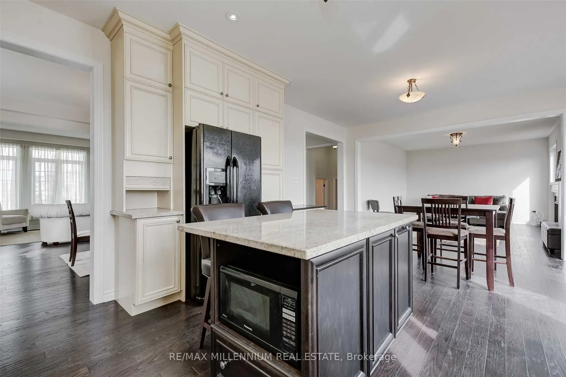 77 Collier Crescent