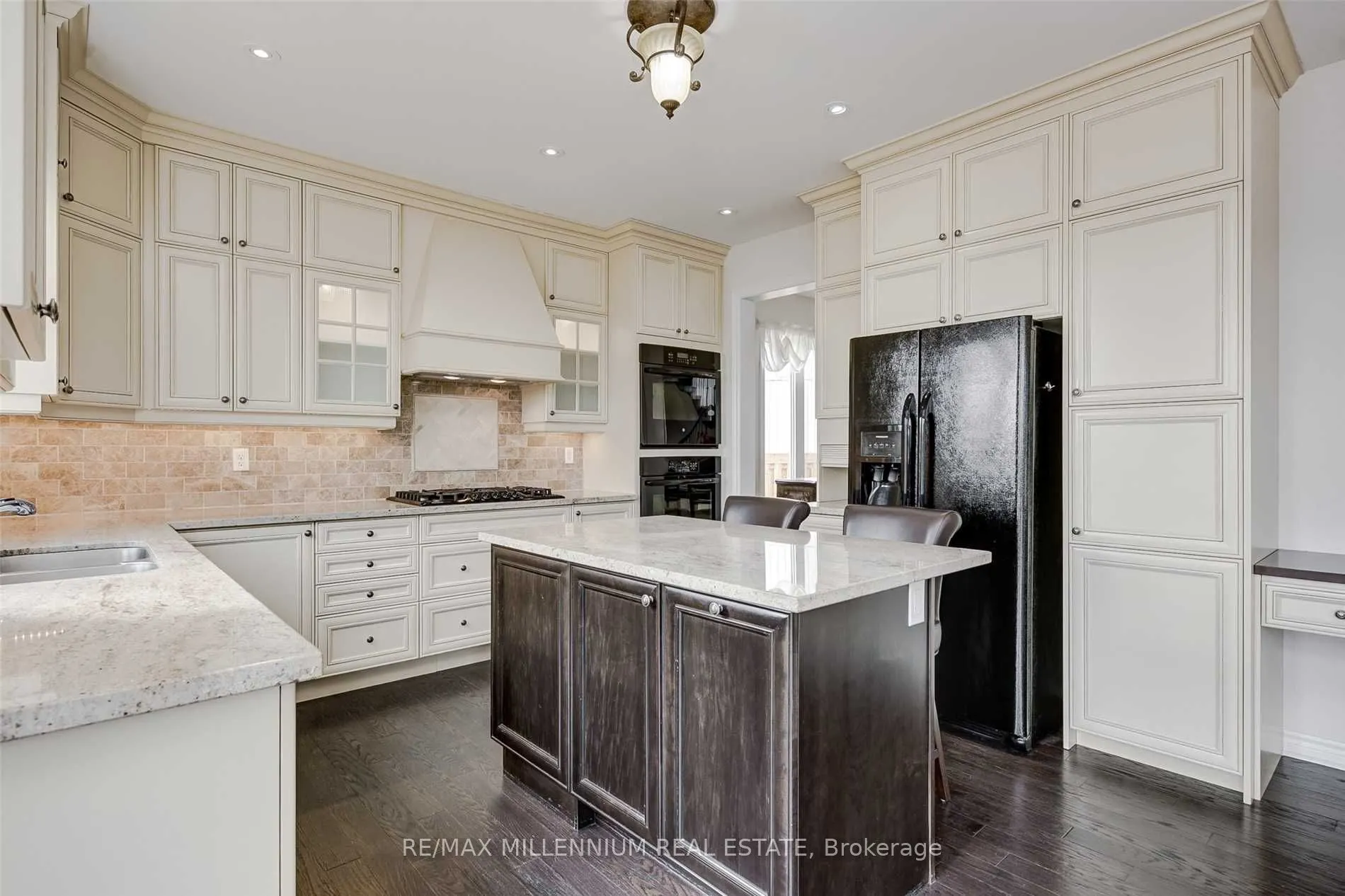 77 Collier Crescent