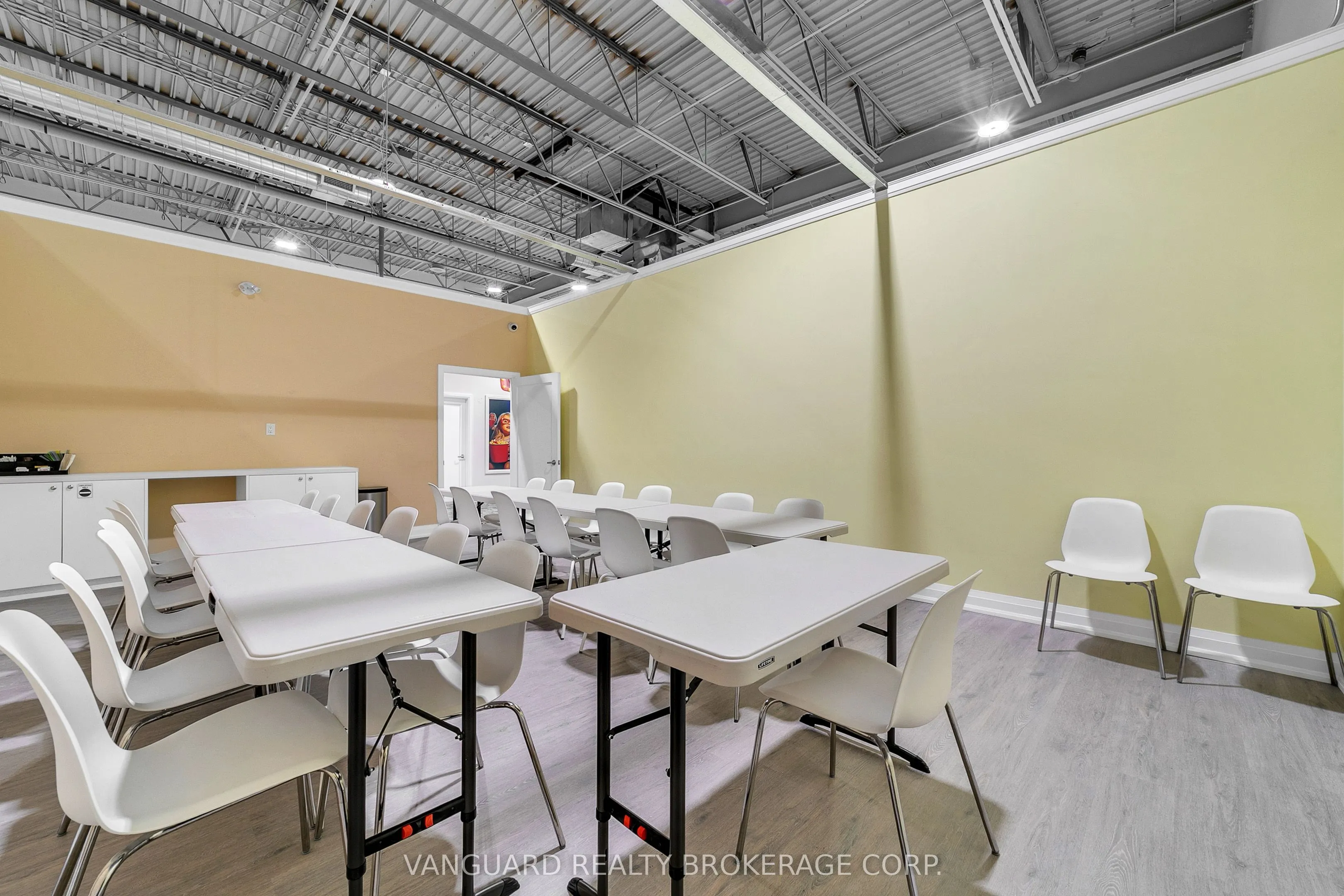 18075 Yonge Street #1B