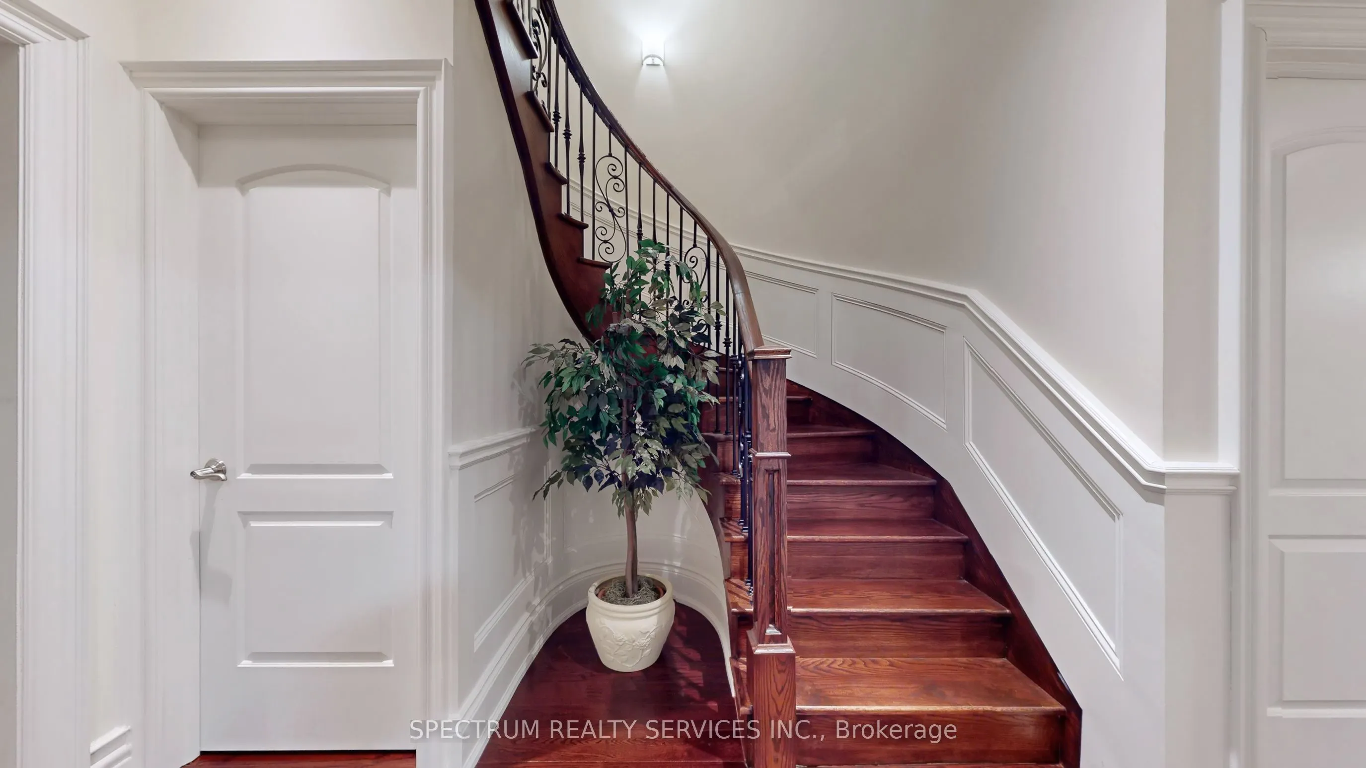 223 Lennox Avenue