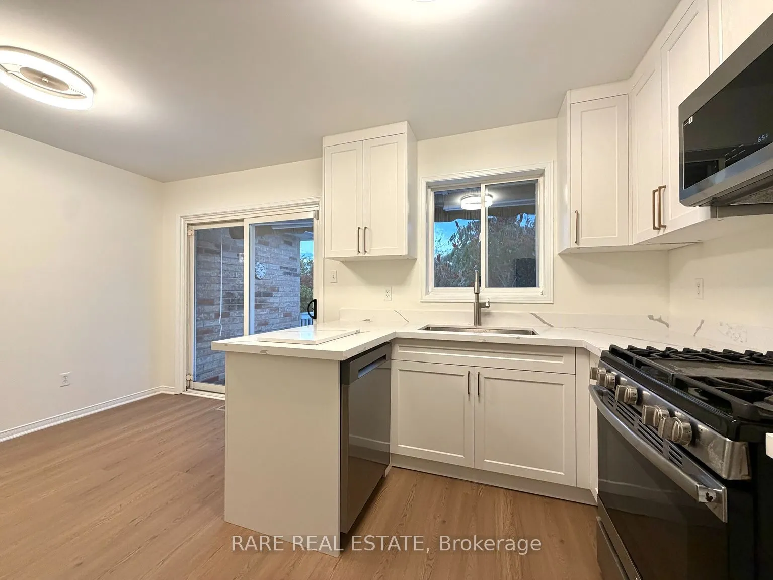 1045 CORRIE Street