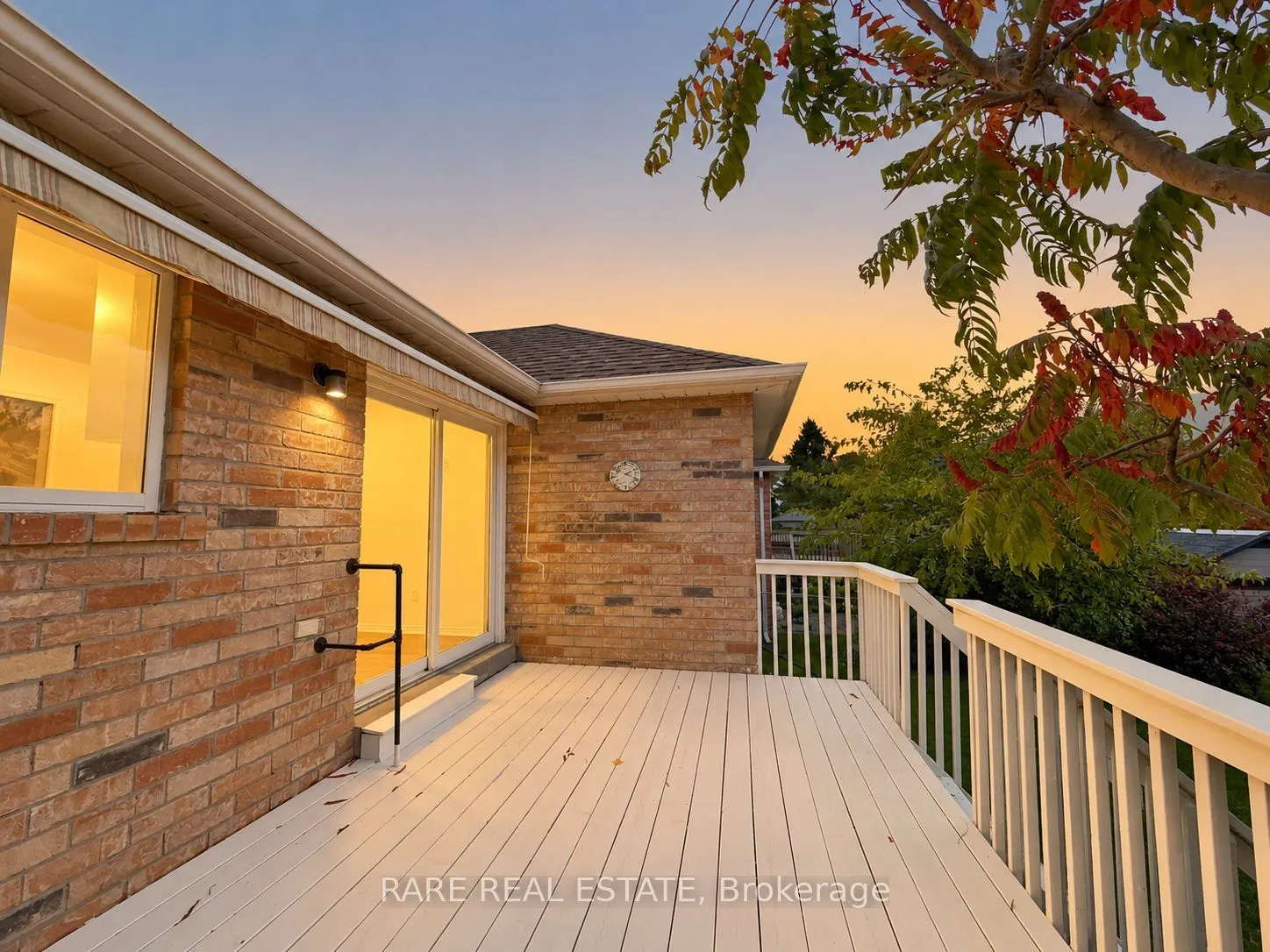 1045 CORRIE Street