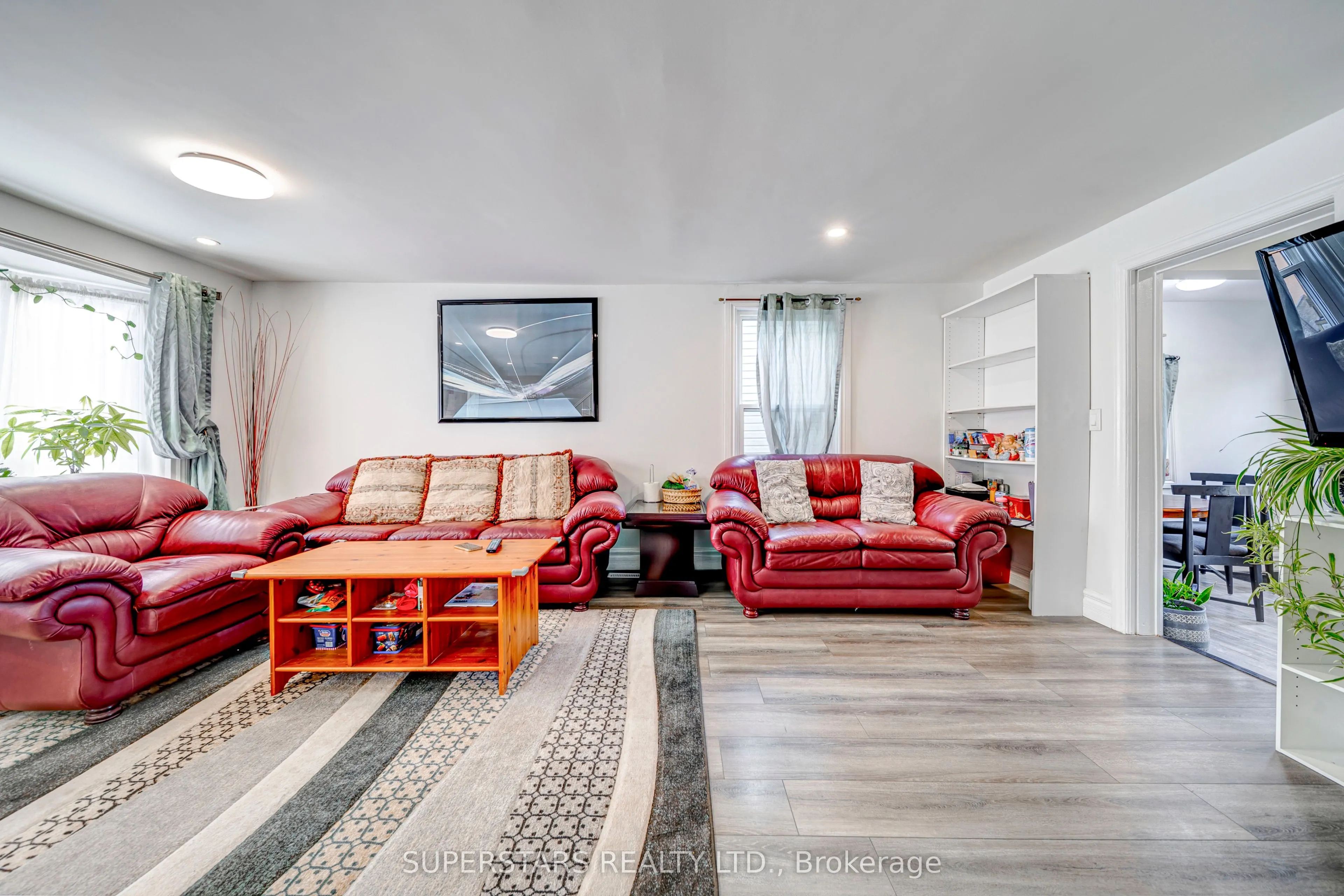 28 Machell Avenue