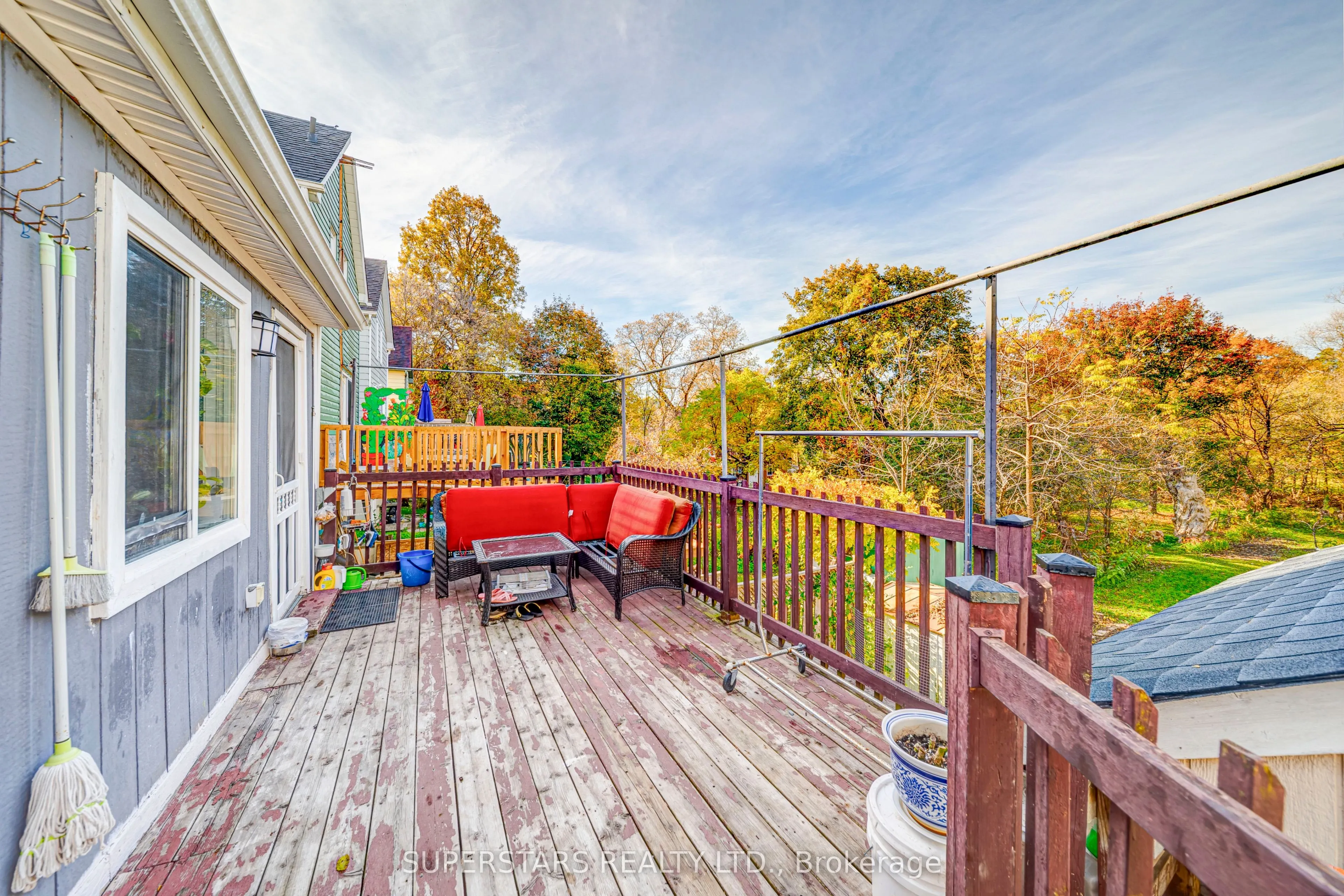 28 Machell Avenue