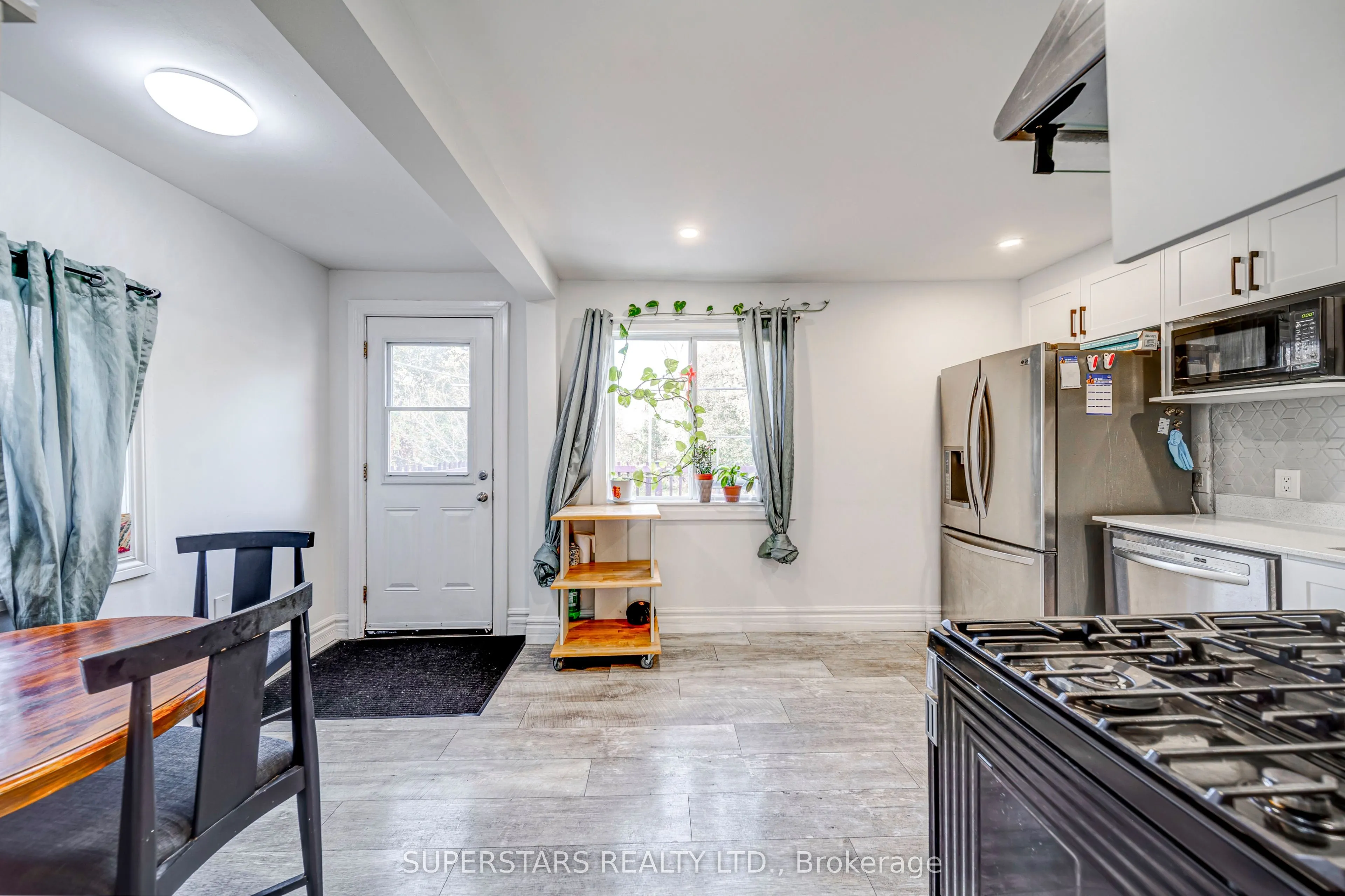 28 Machell Avenue