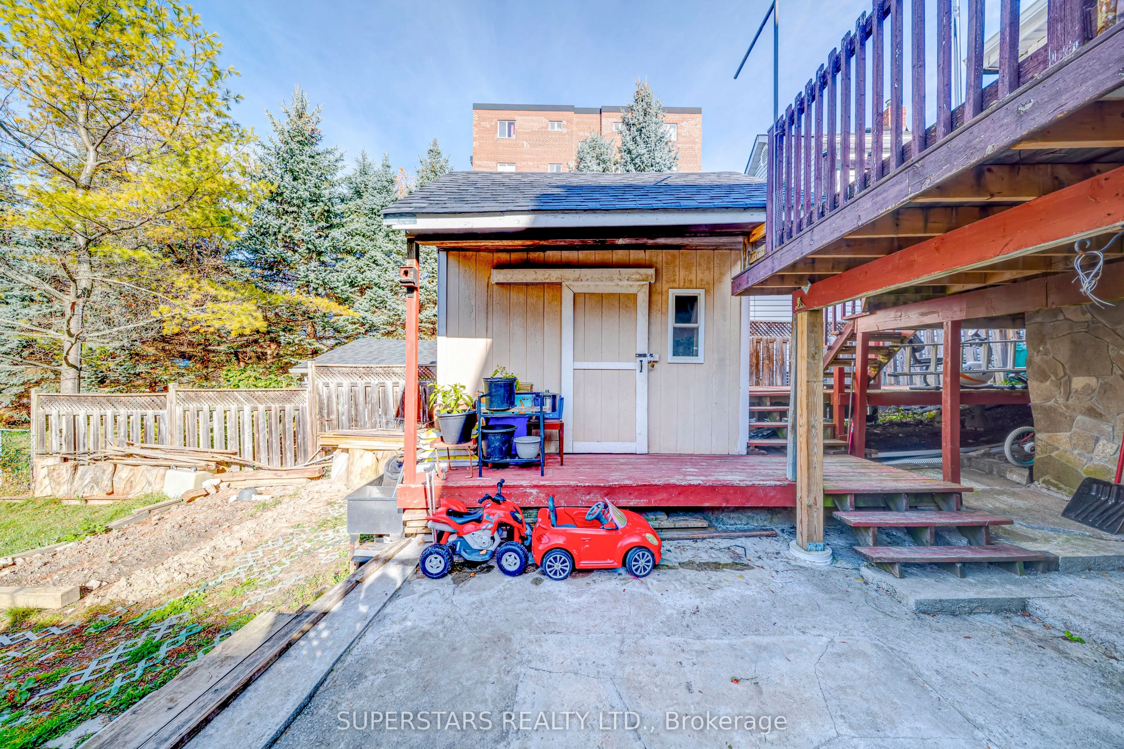 28 Machell Avenue