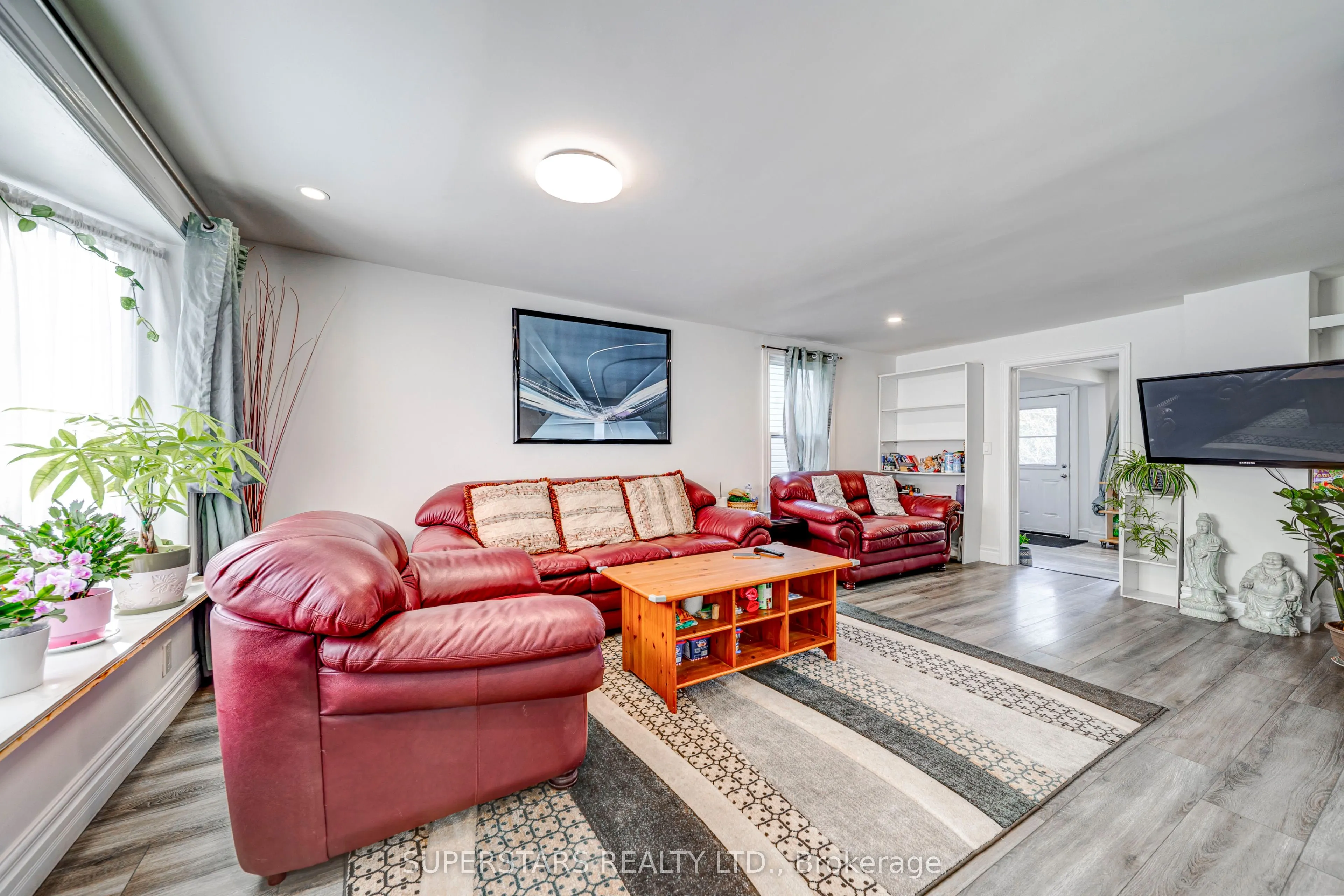 28 Machell Avenue