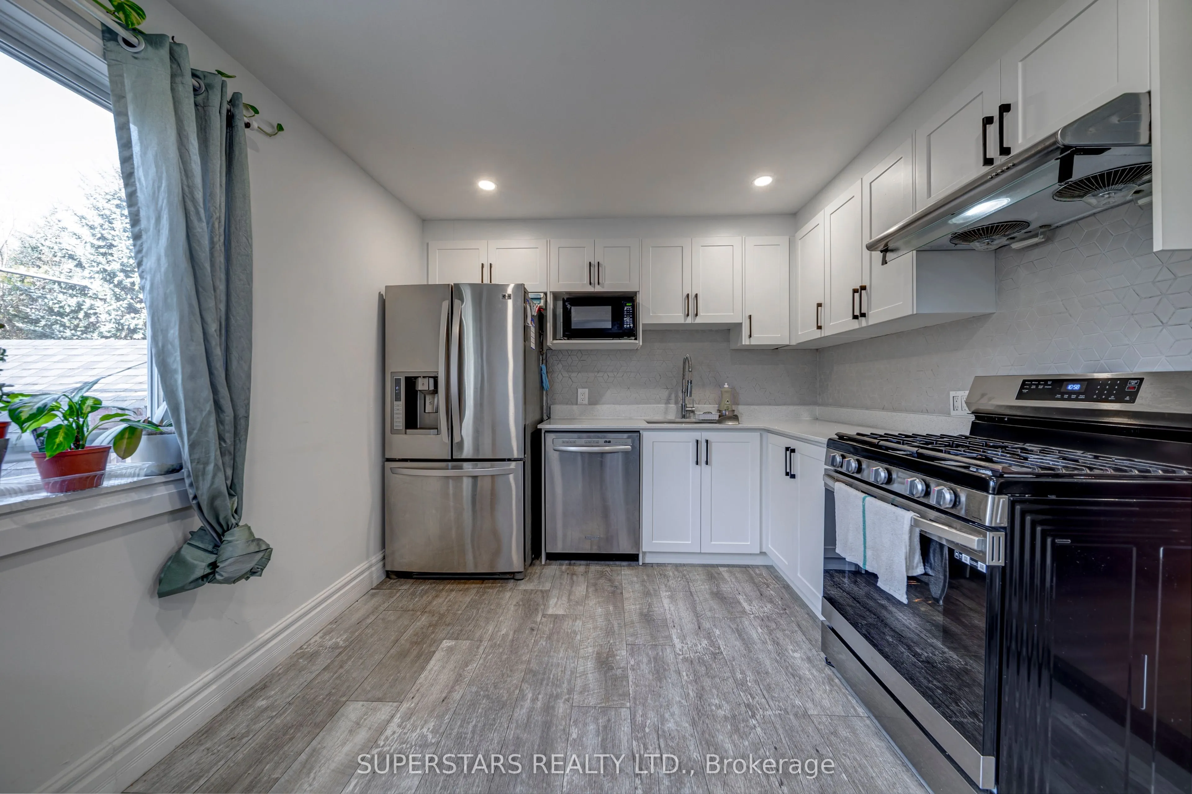 28 Machell Avenue